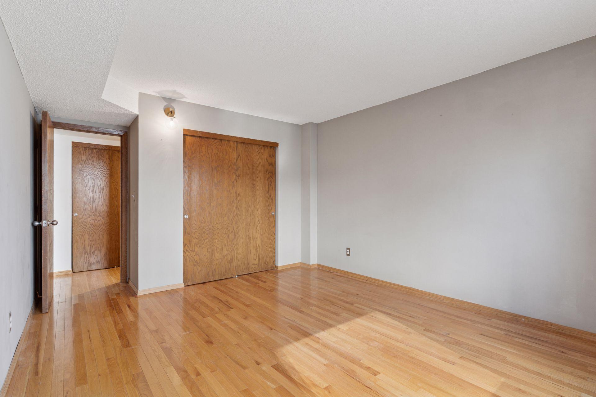 121 Washington Avenue S Unit: 707