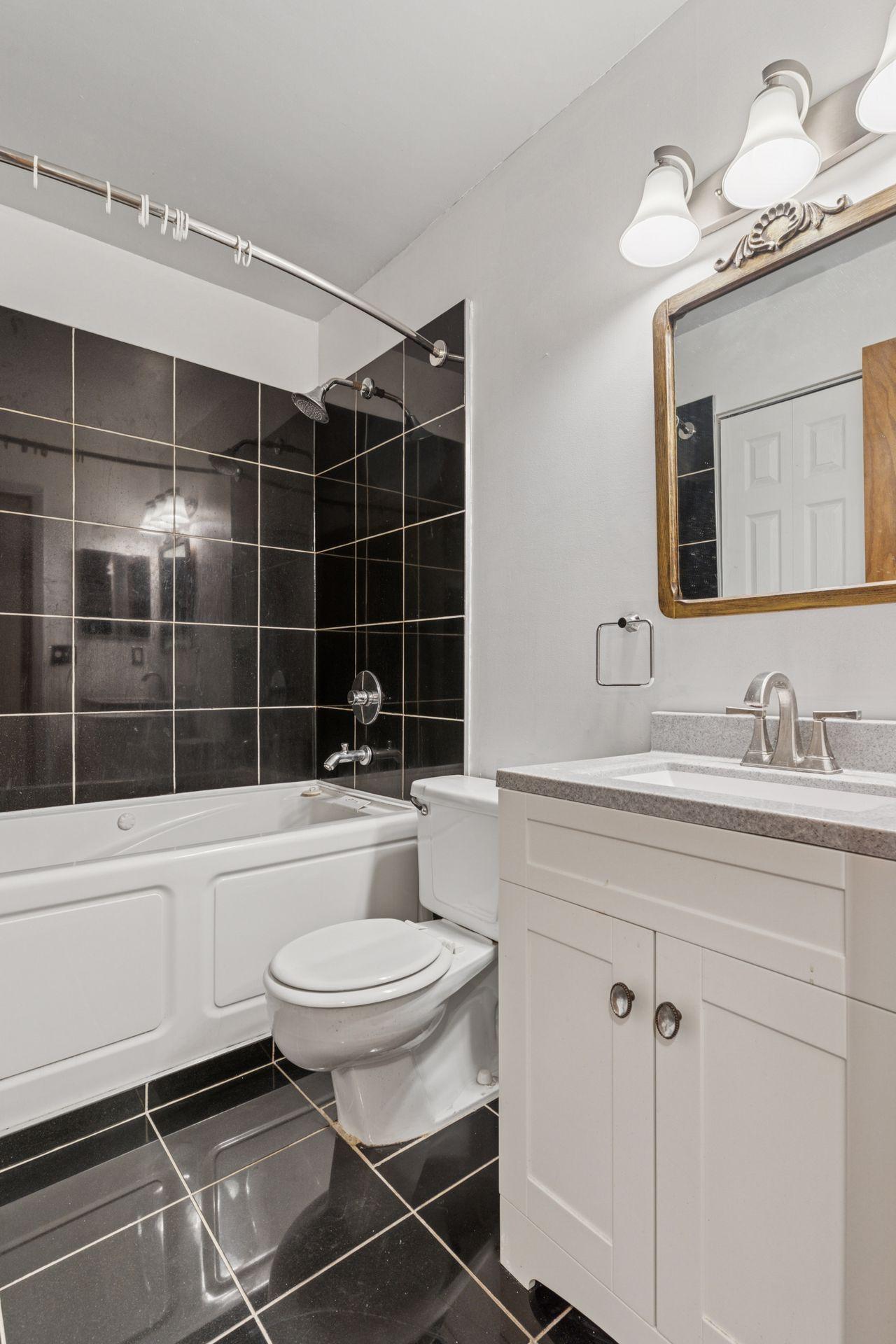 121 Washington Avenue S Unit: 707