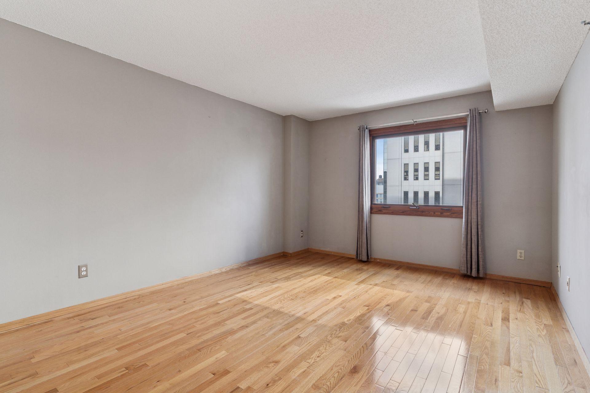 121 Washington Avenue S Unit: 707