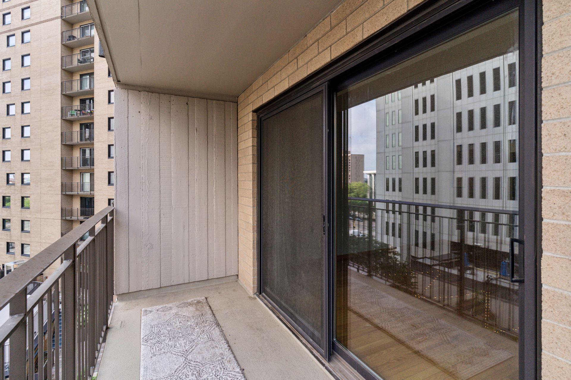 121 Washington Avenue S Unit: 707