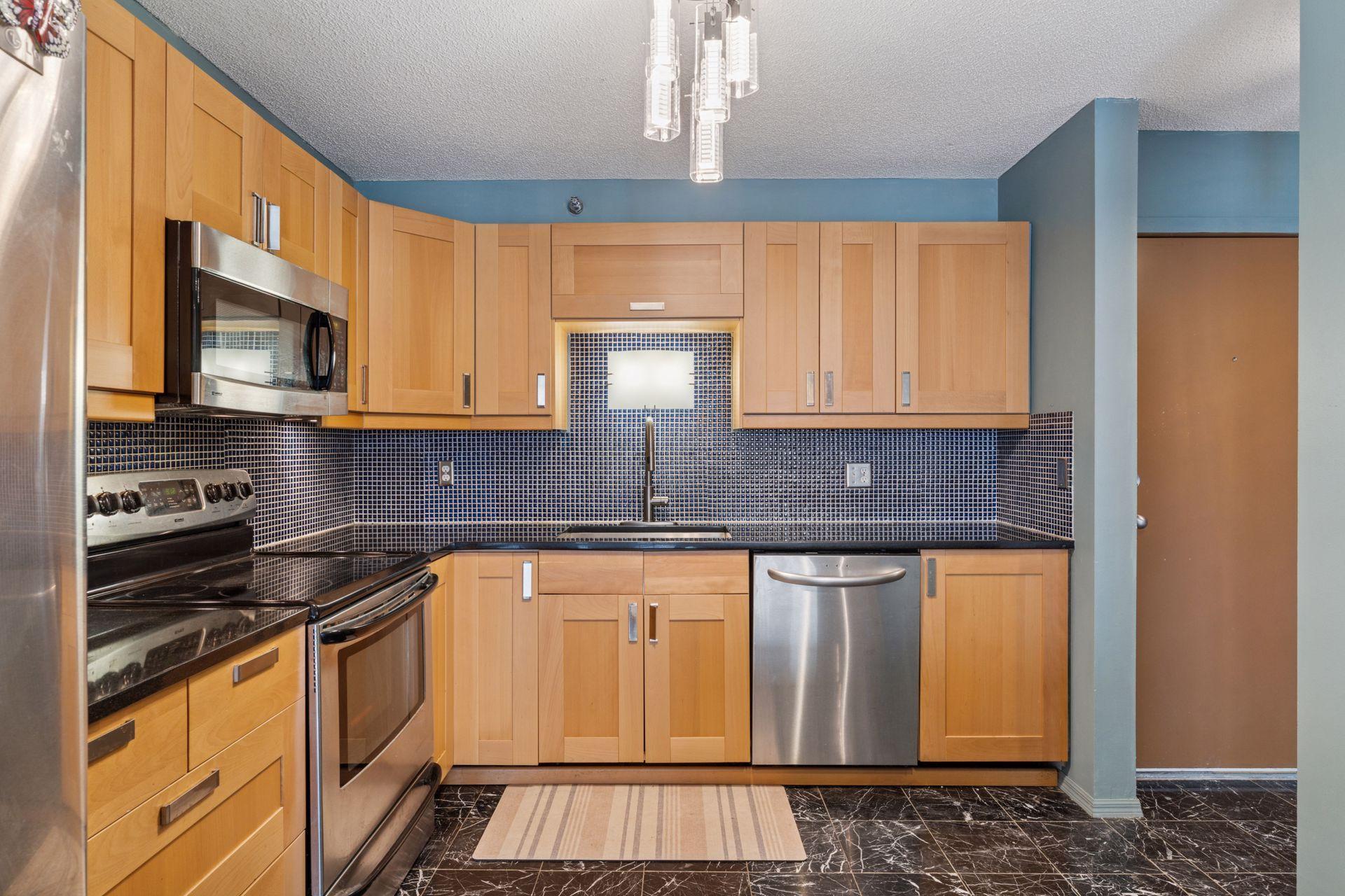 121 Washington Avenue S Unit: 707