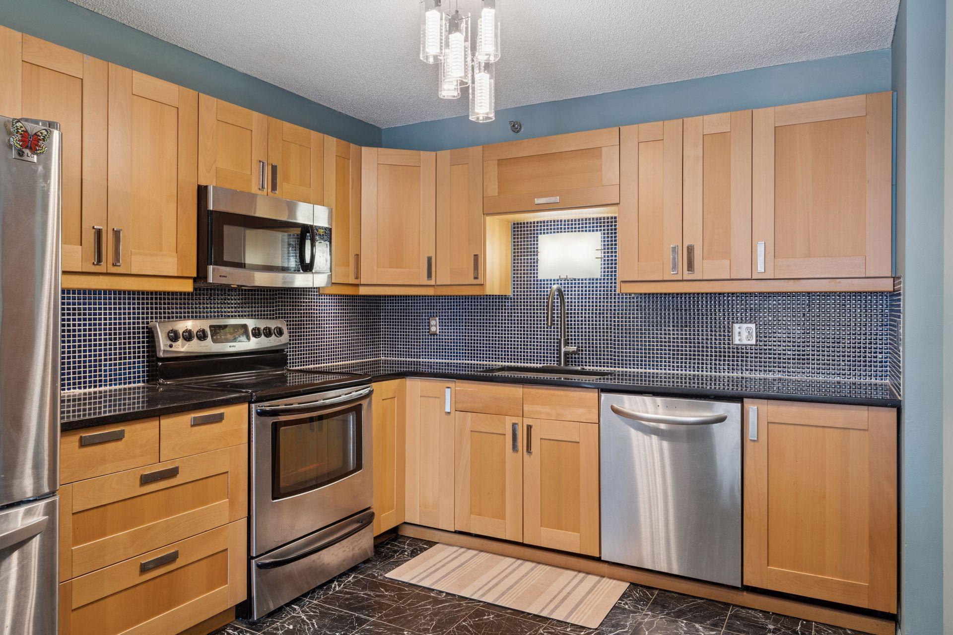 121 Washington Avenue S Unit: 707