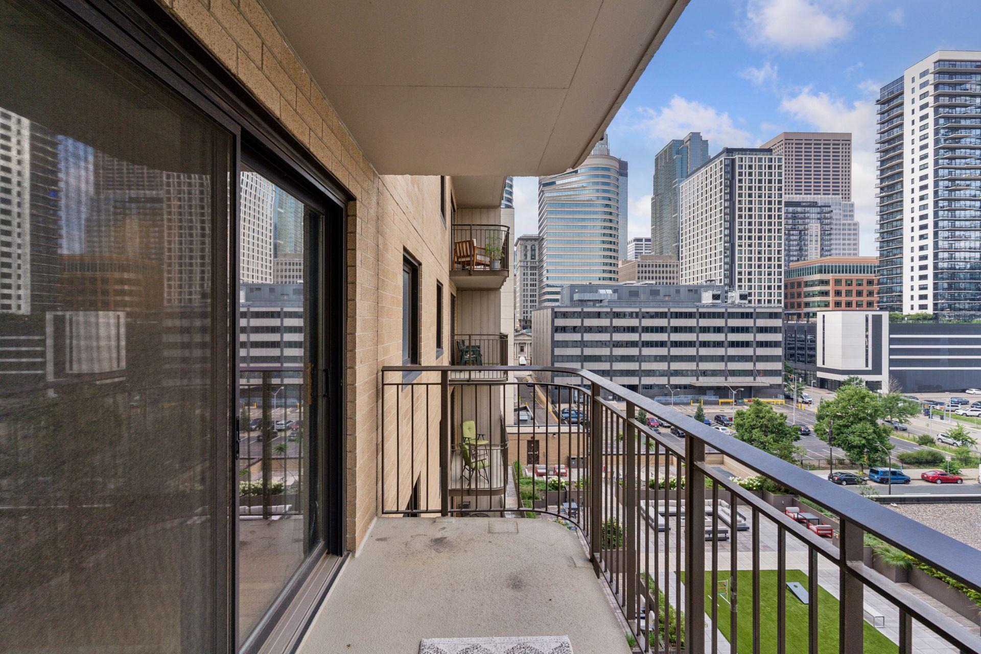 121 Washington Avenue S Unit: 707