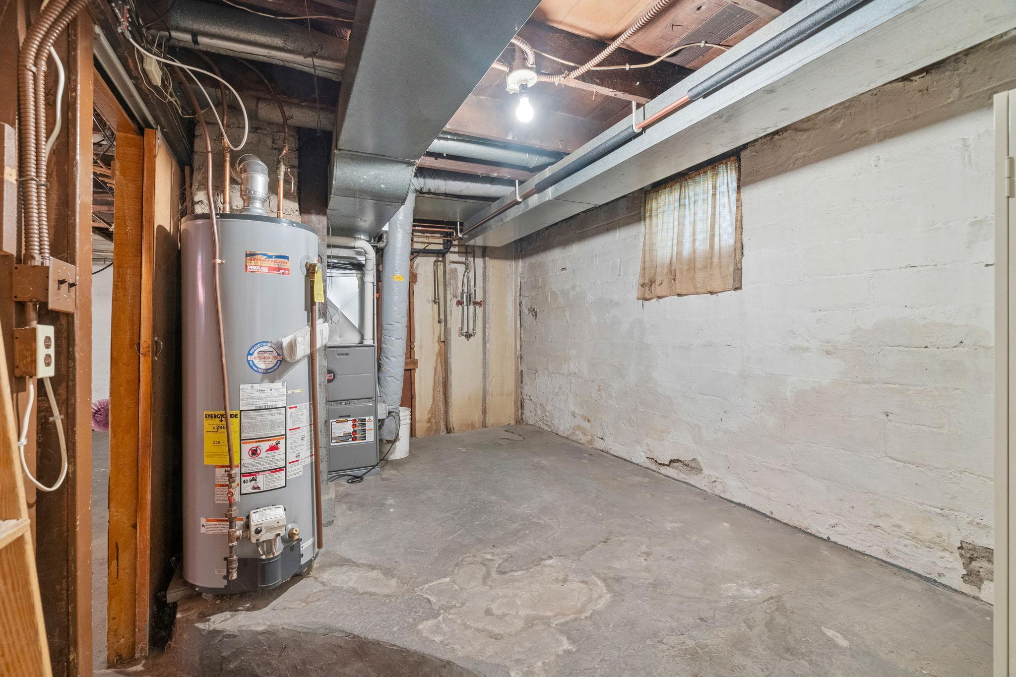 735 Buchanan Street NE