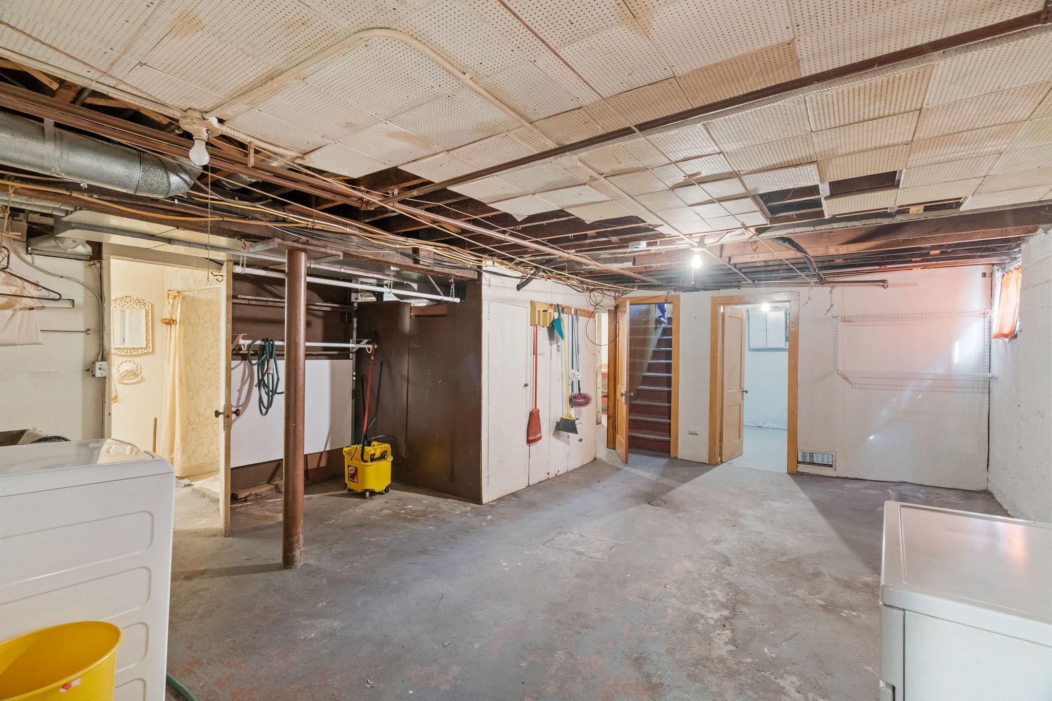 735 Buchanan Street NE