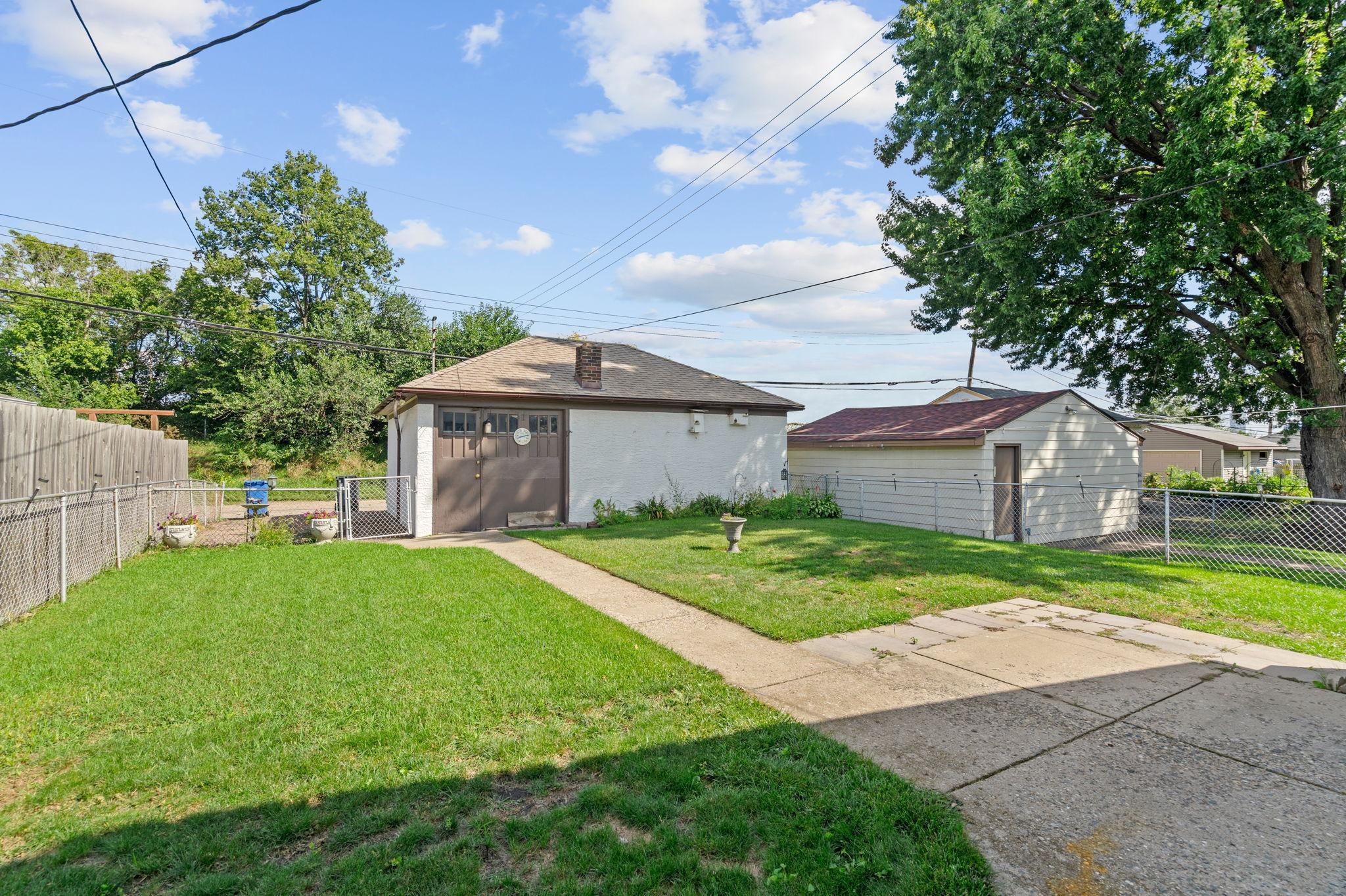 735 Buchanan Street NE