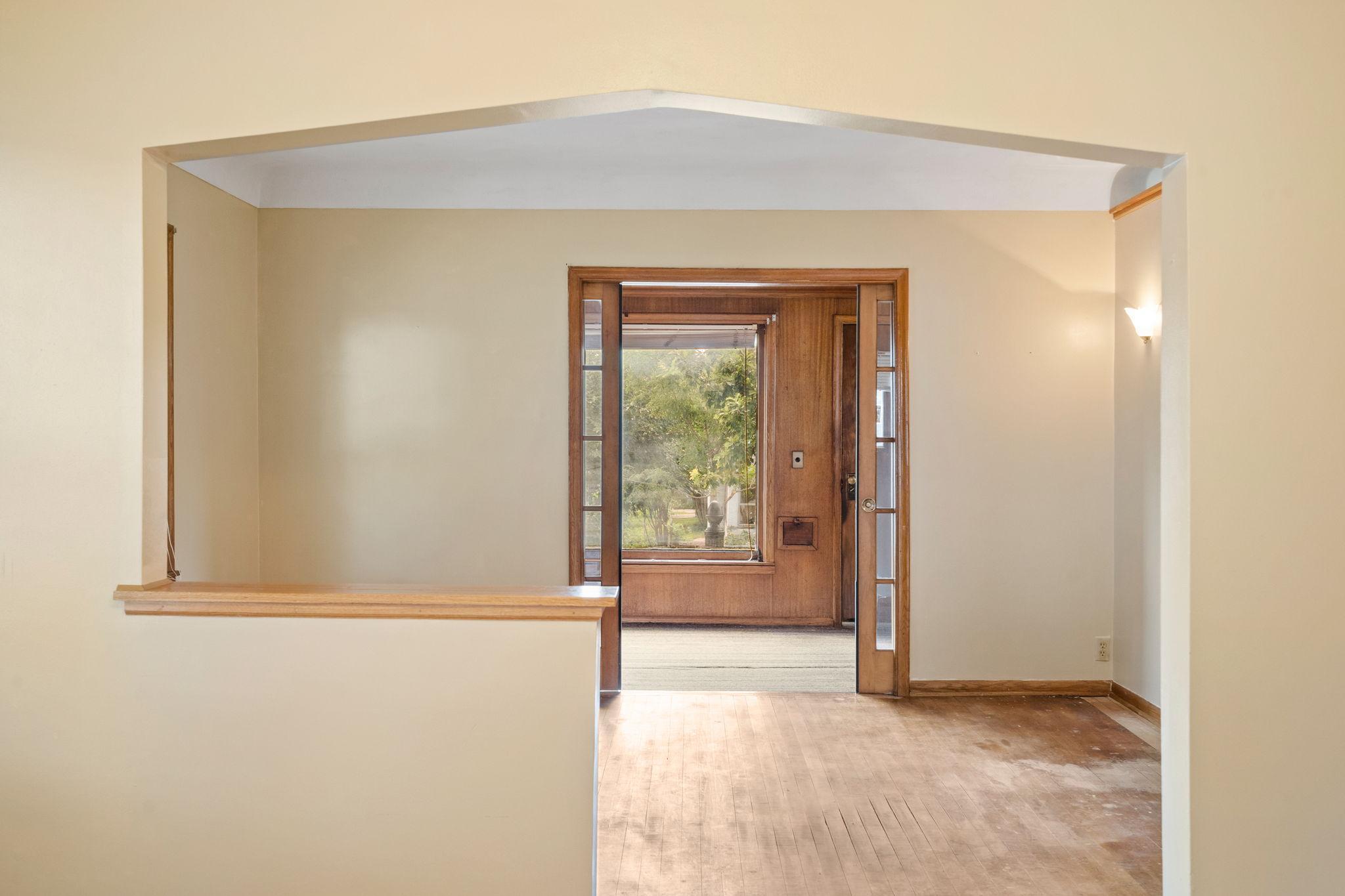 735 Buchanan Street NE