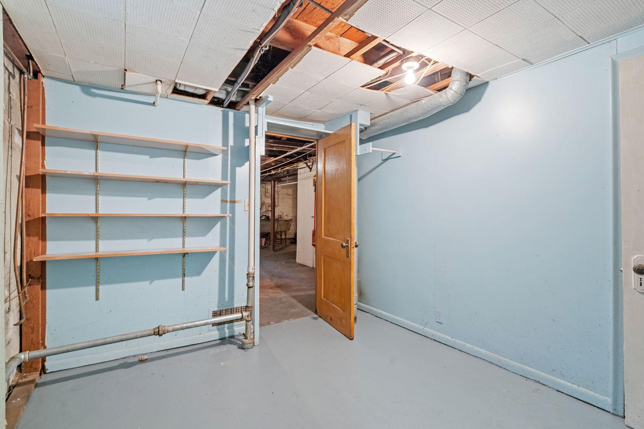 735 Buchanan Street NE