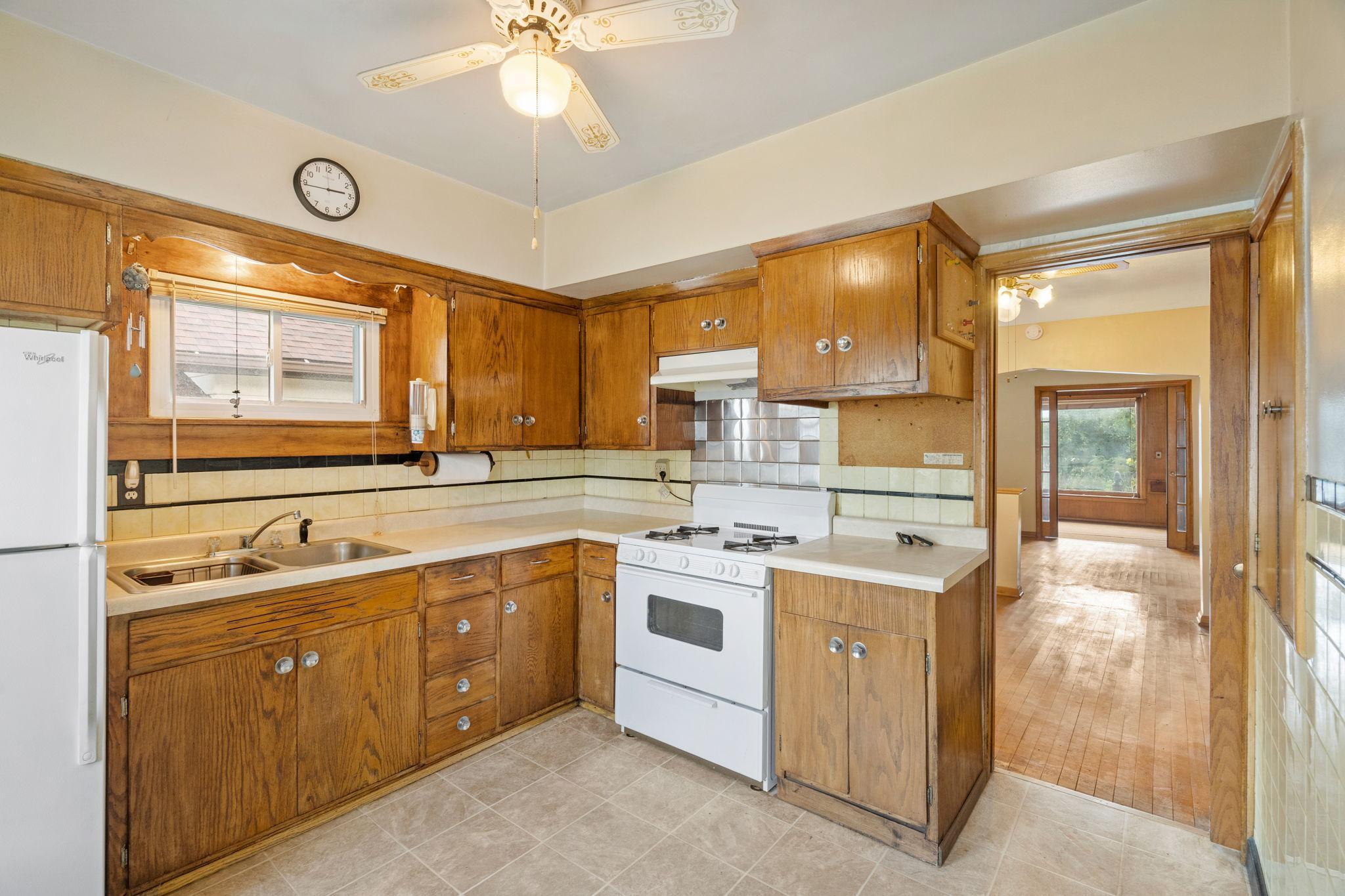 735 Buchanan Street NE