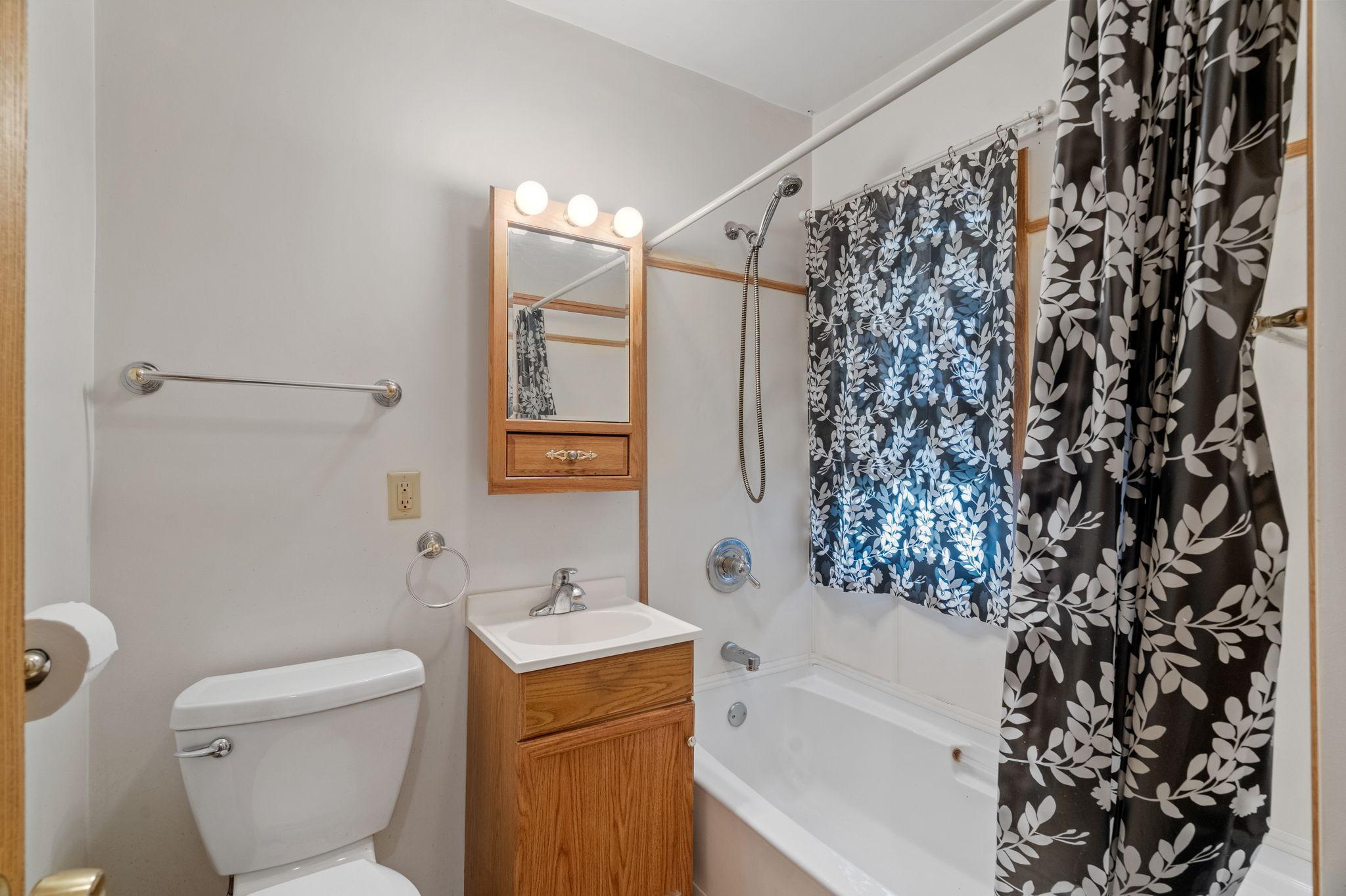 735 Buchanan Street NE