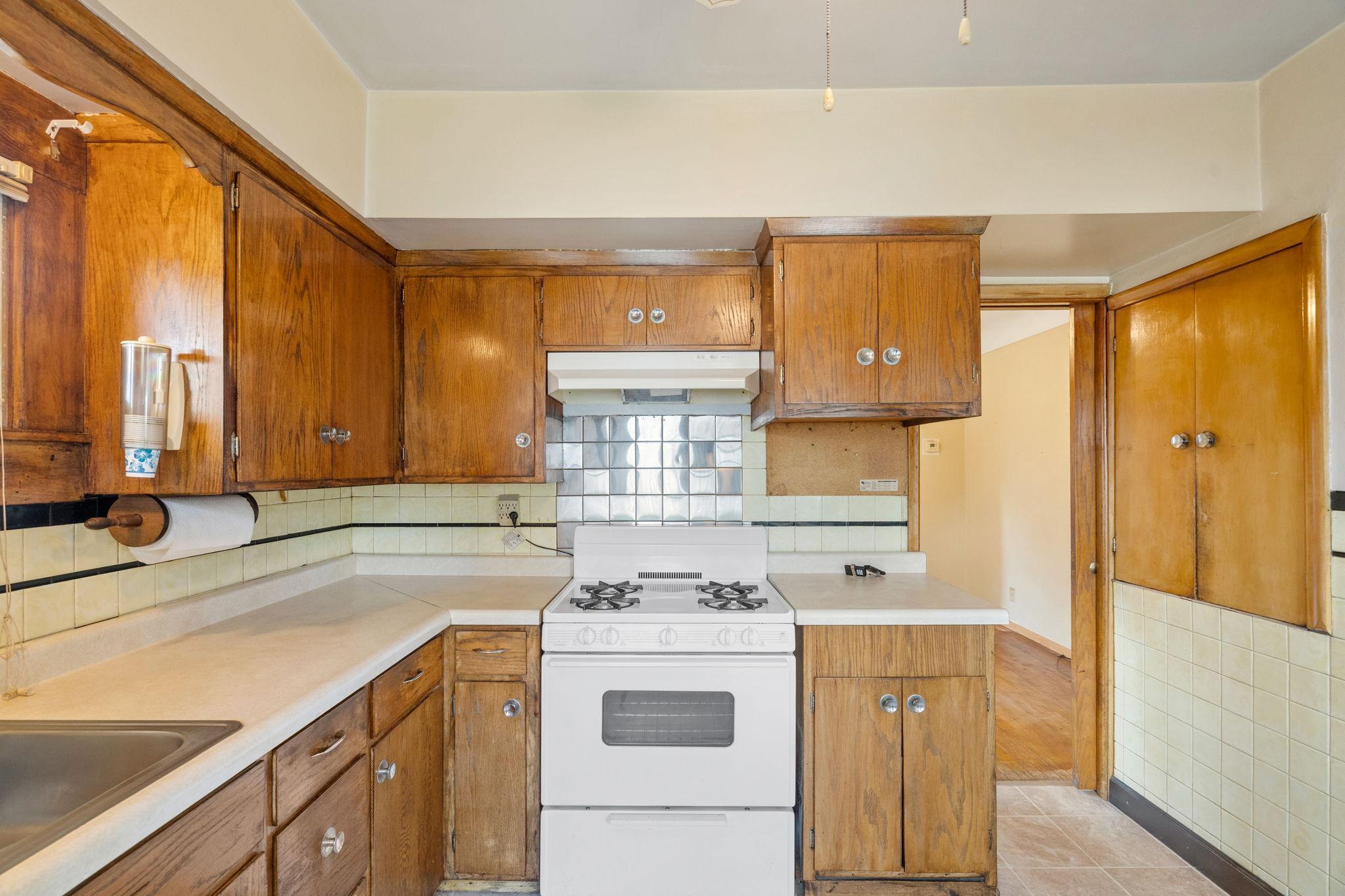 735 Buchanan Street NE