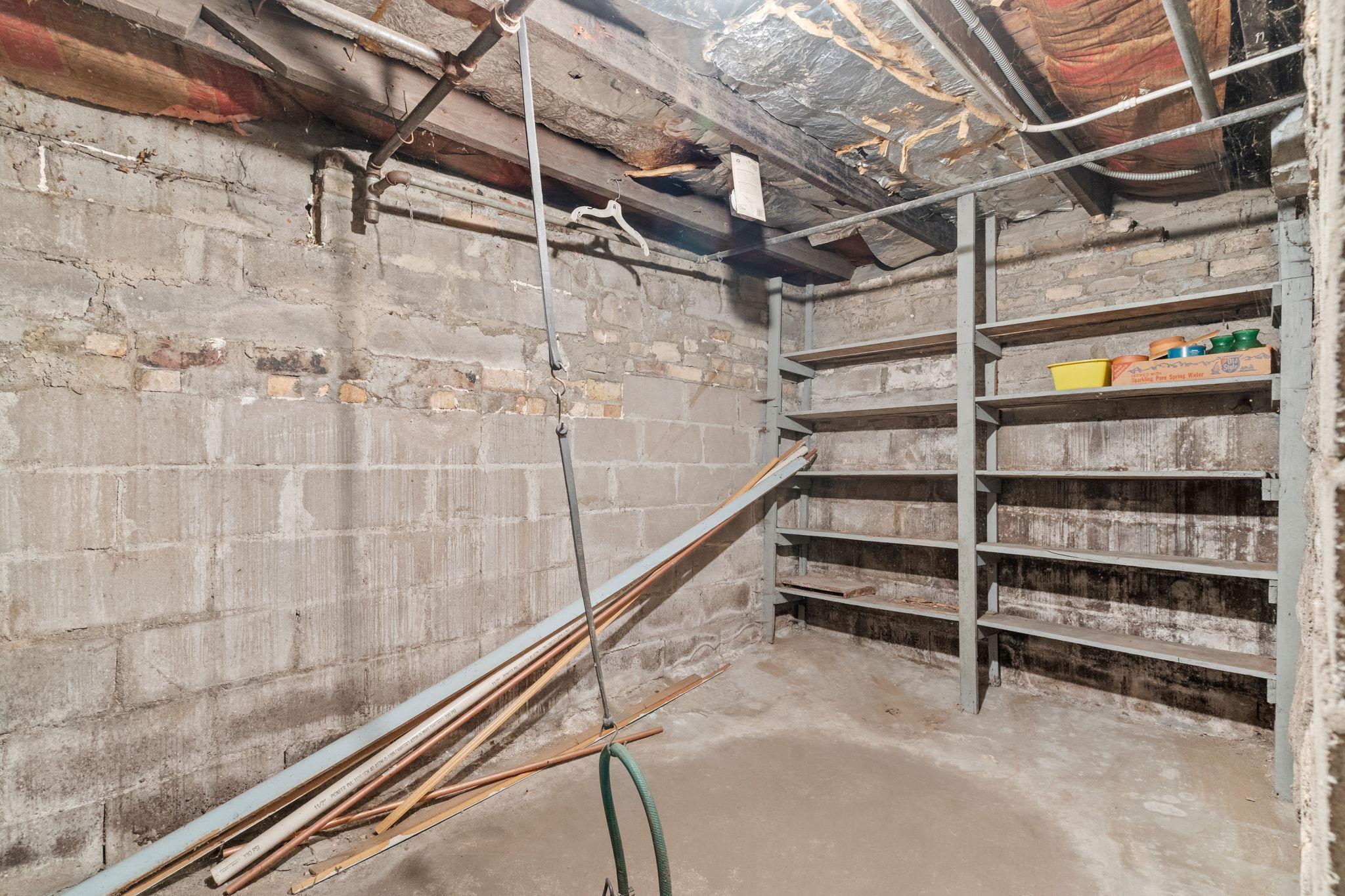 735 Buchanan Street NE