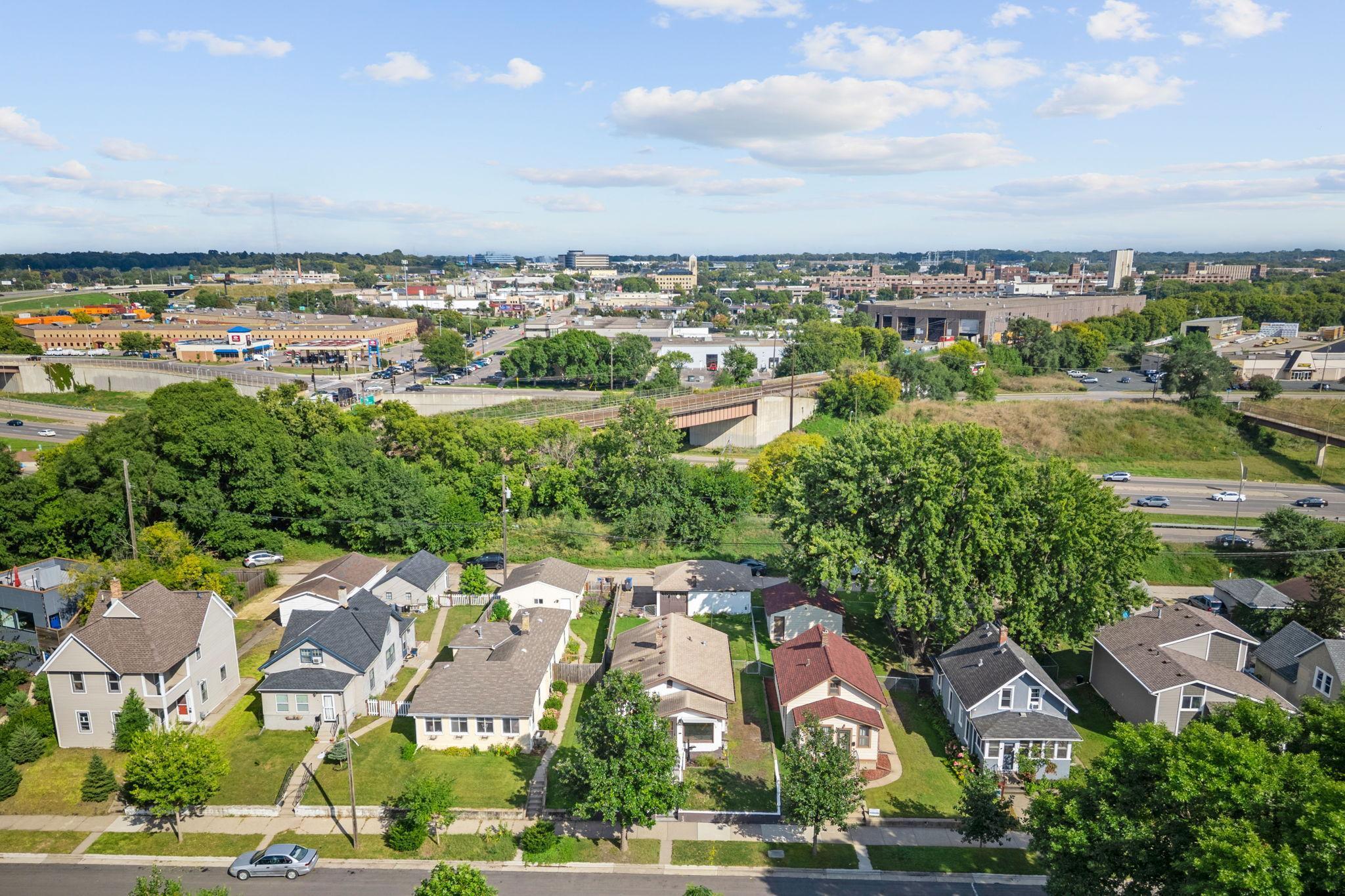 735 Buchanan Street NE