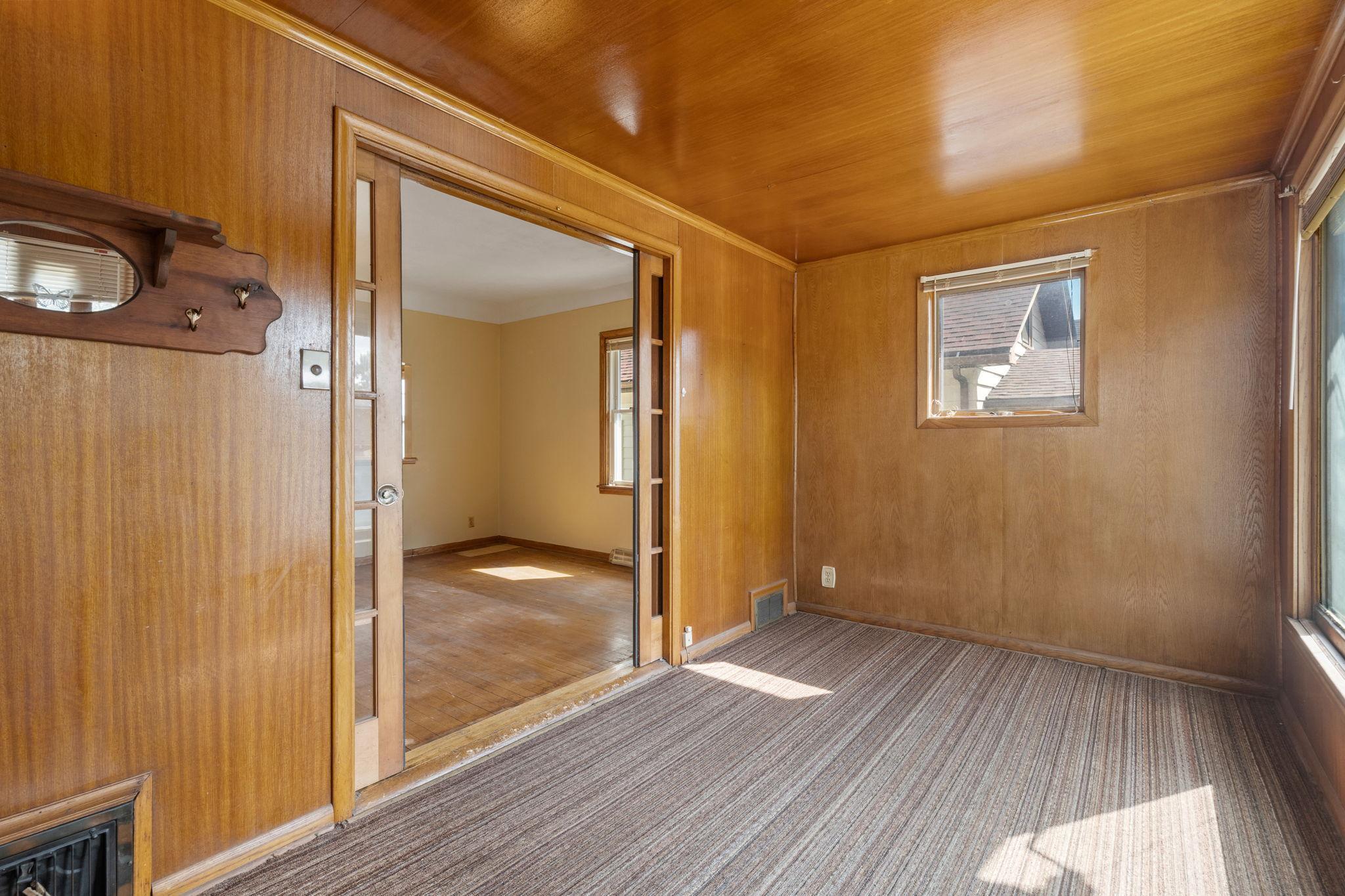 735 Buchanan Street NE