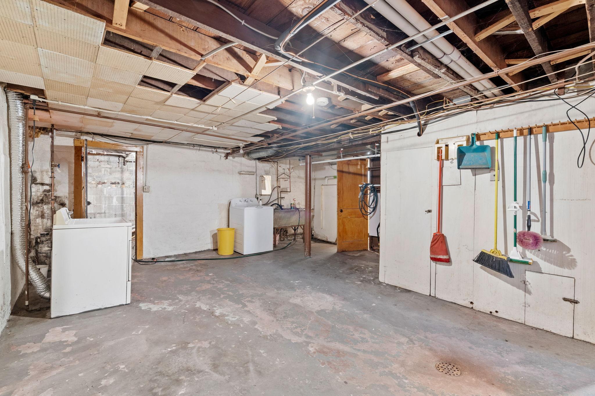 735 Buchanan Street NE