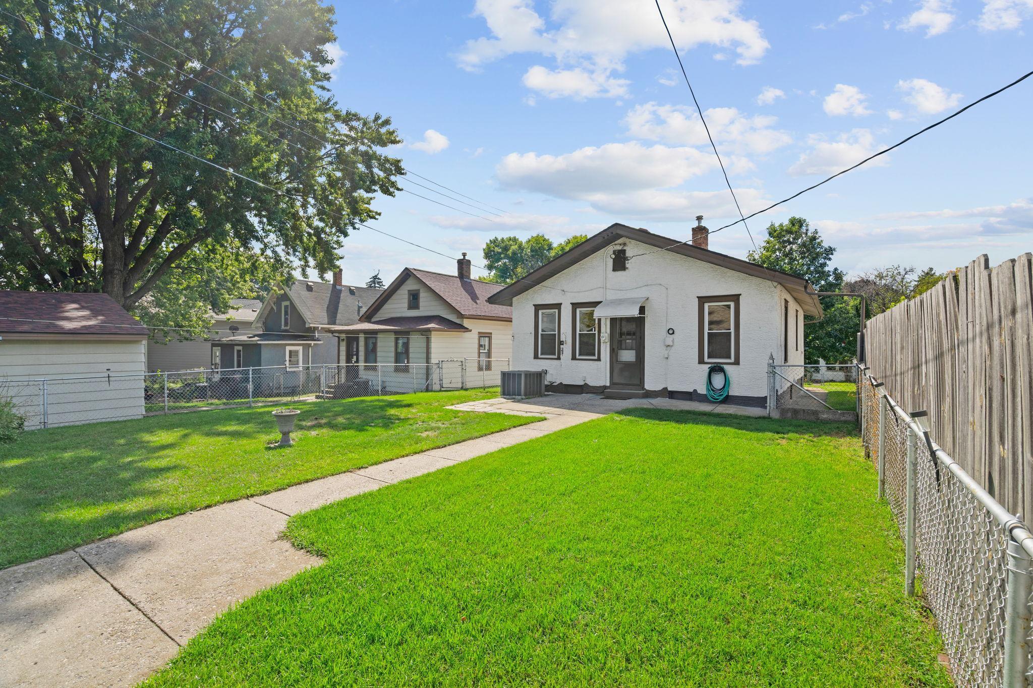 735 Buchanan Street NE