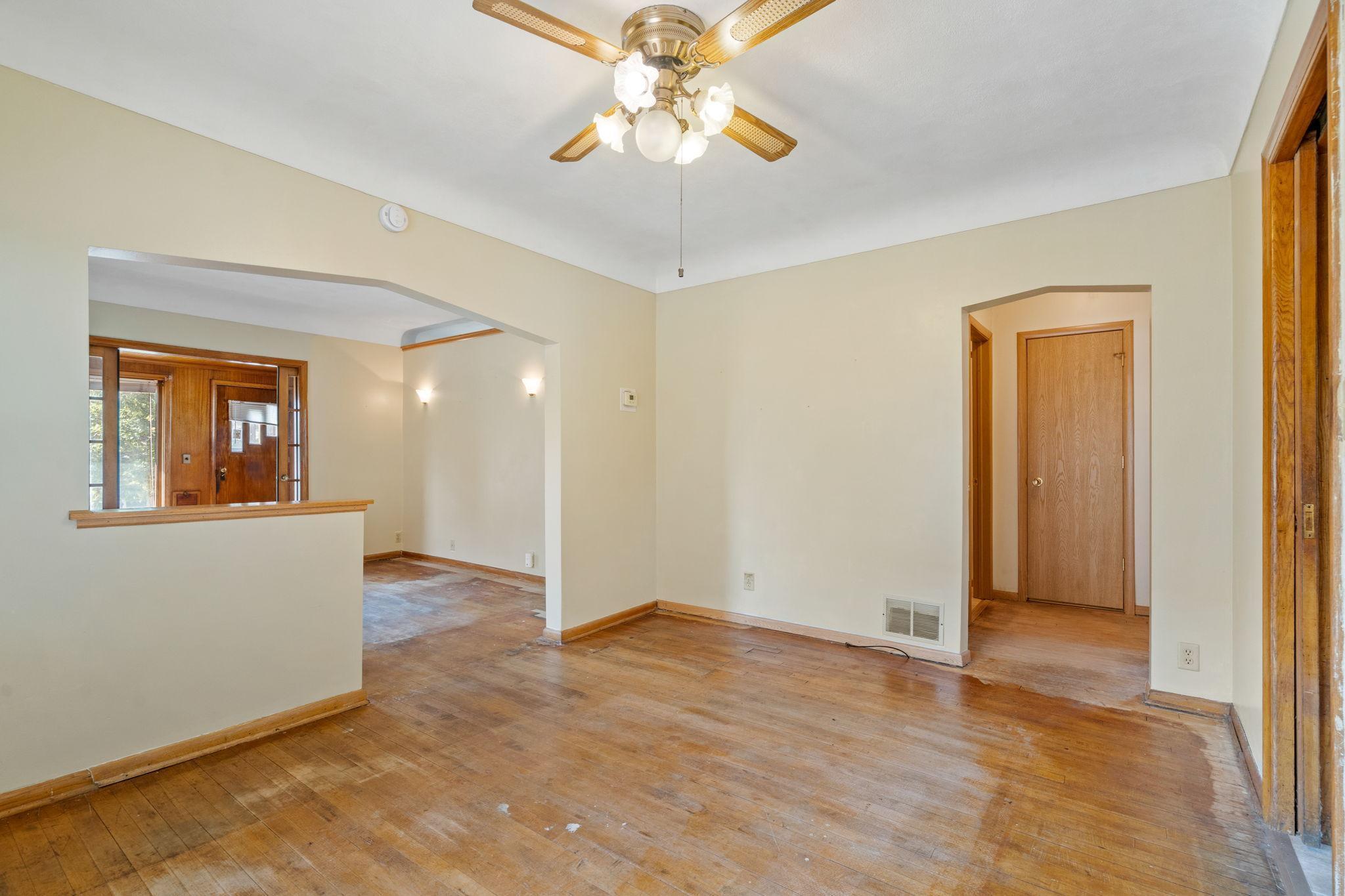 735 Buchanan Street NE