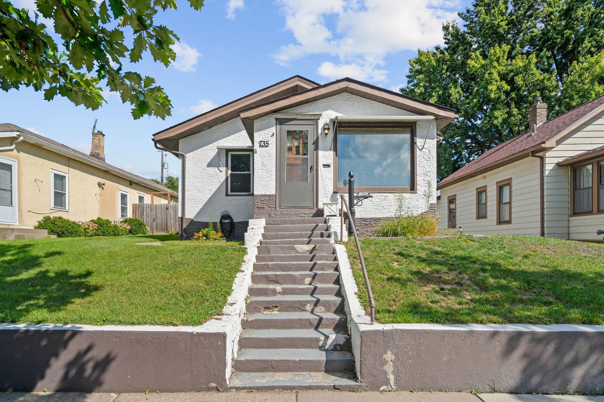 735 Buchanan Street NE