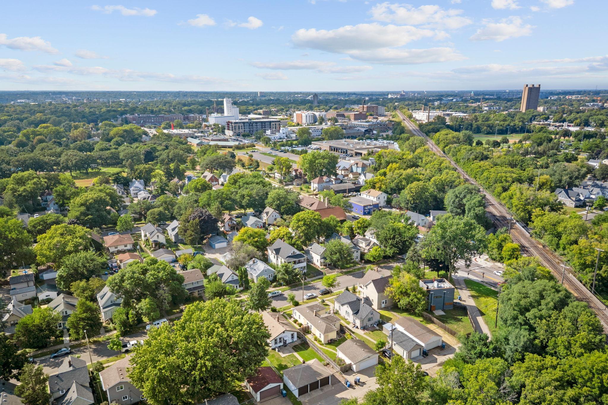 735 Buchanan Street NE