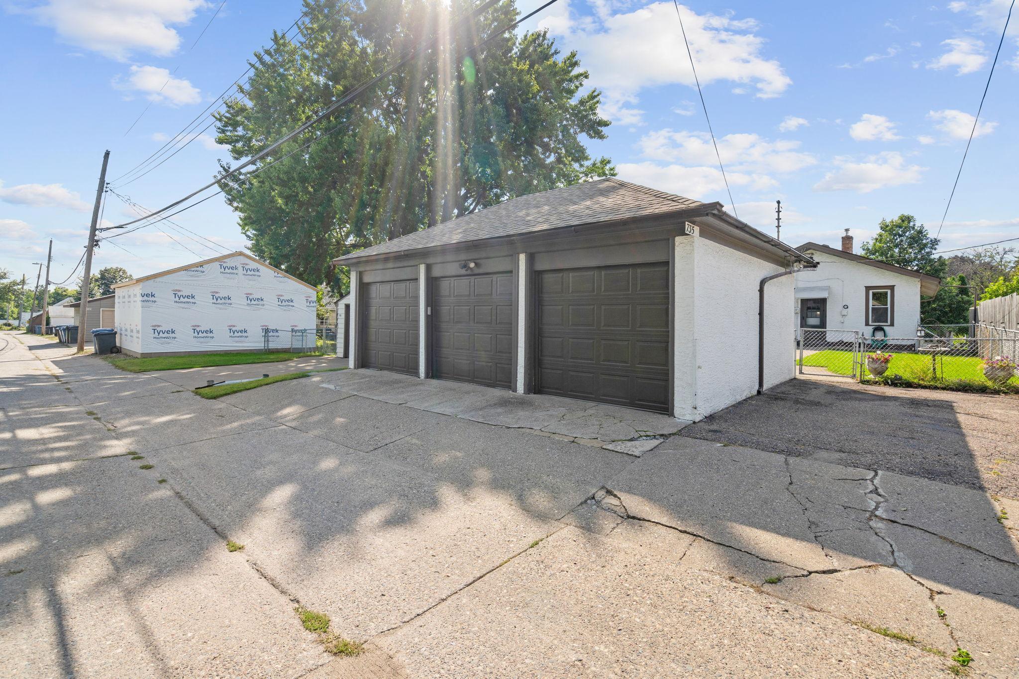 735 Buchanan Street NE