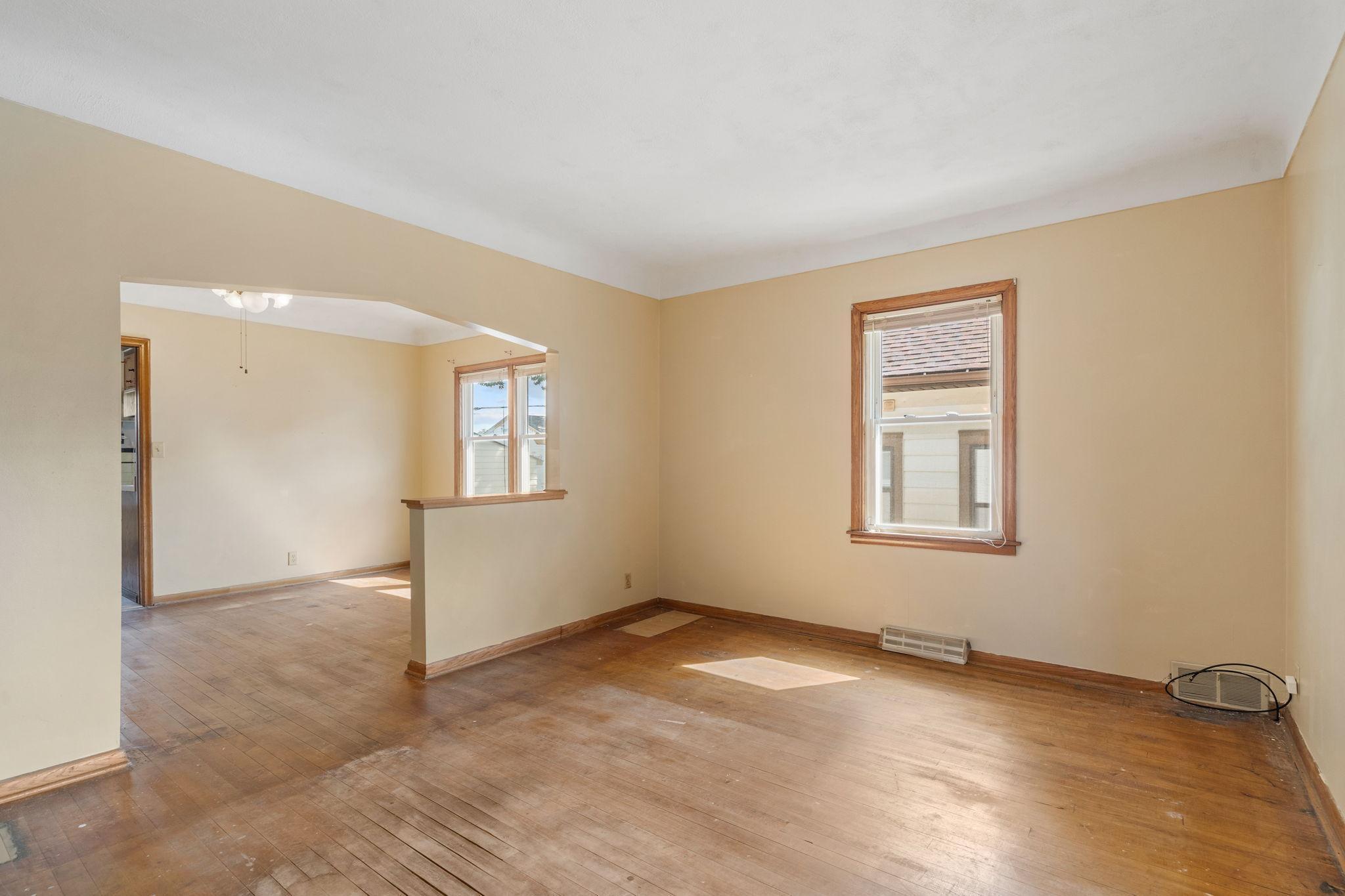 735 Buchanan Street NE