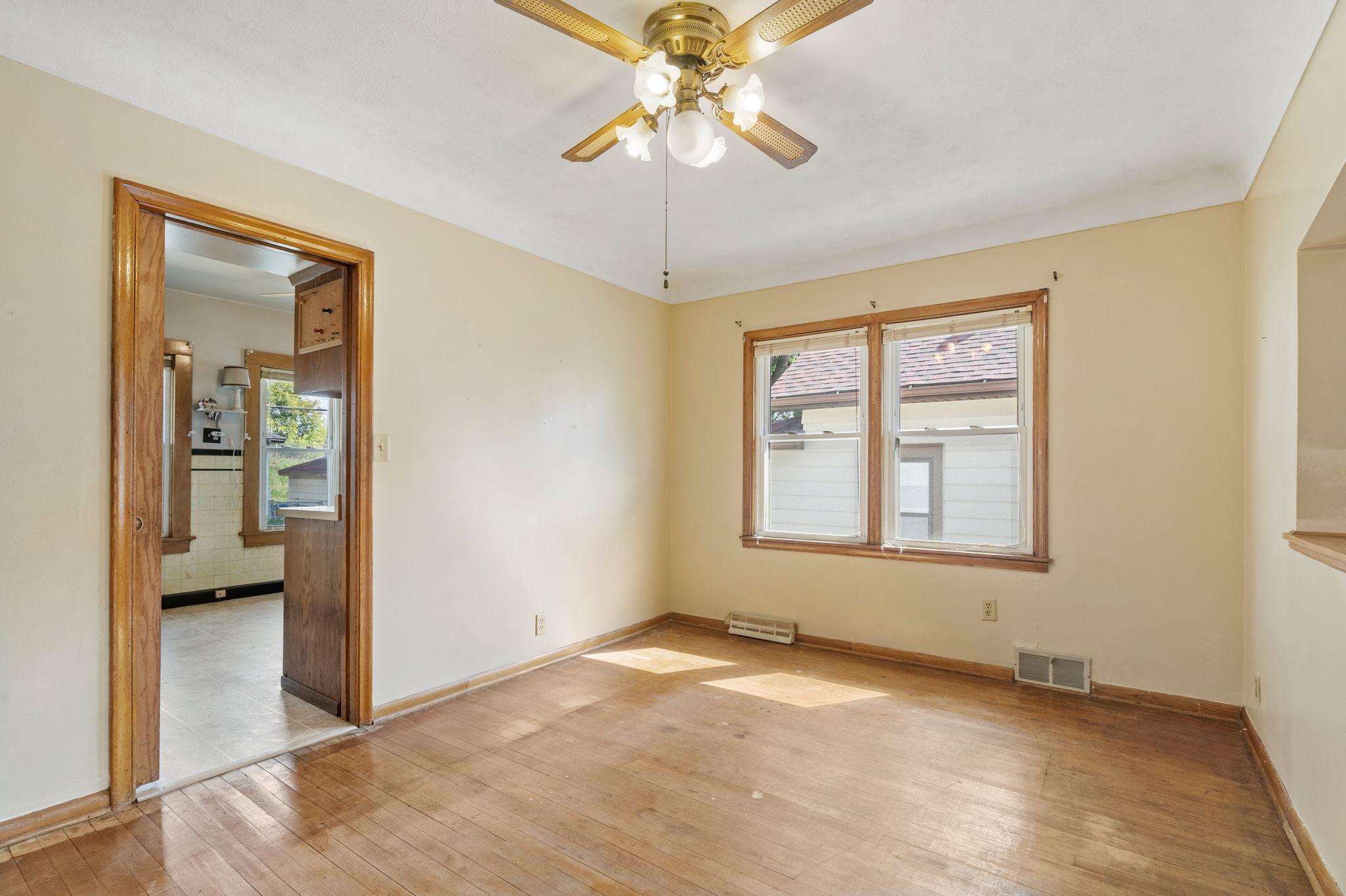 735 Buchanan Street NE