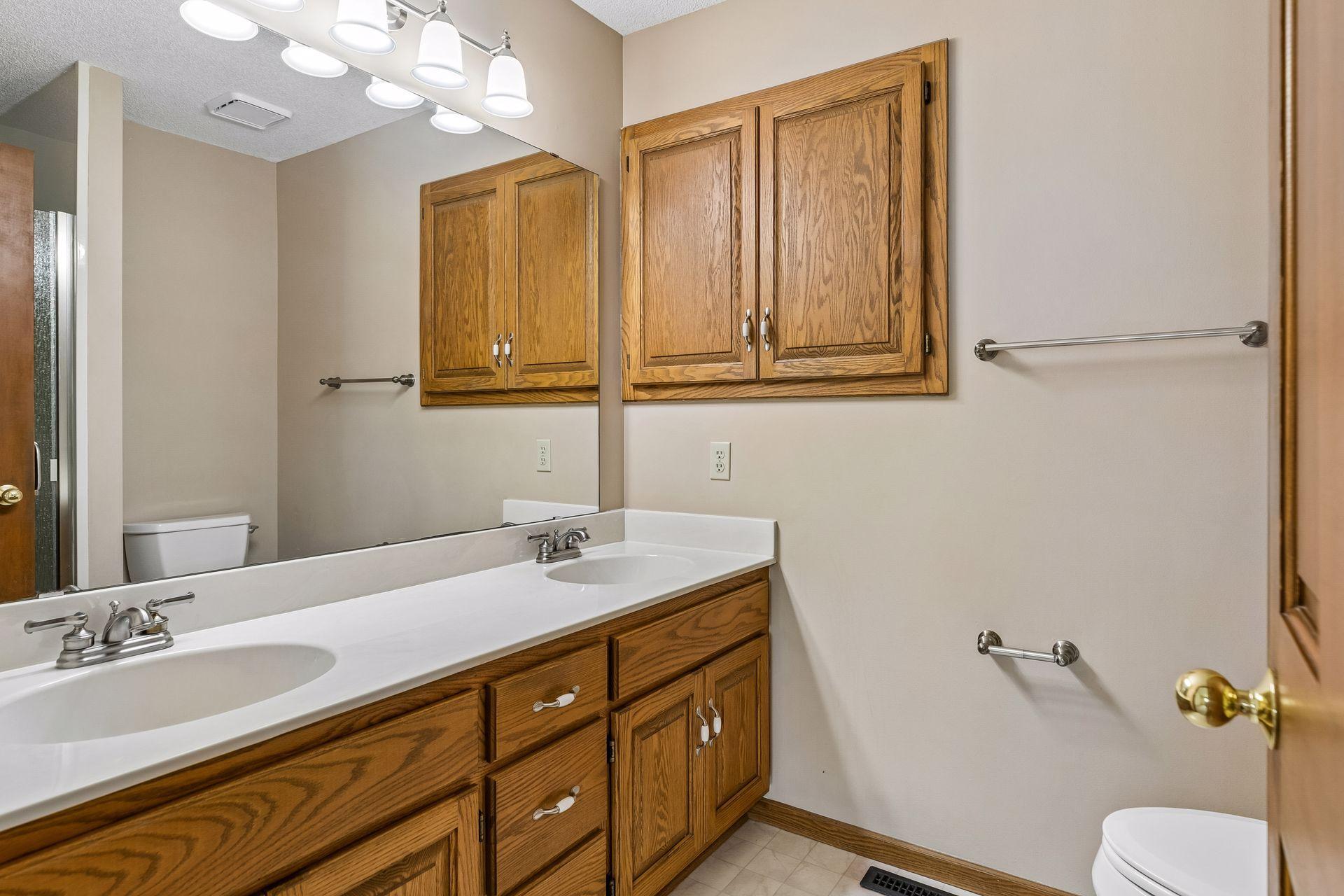 5323 Cedarwood Court
