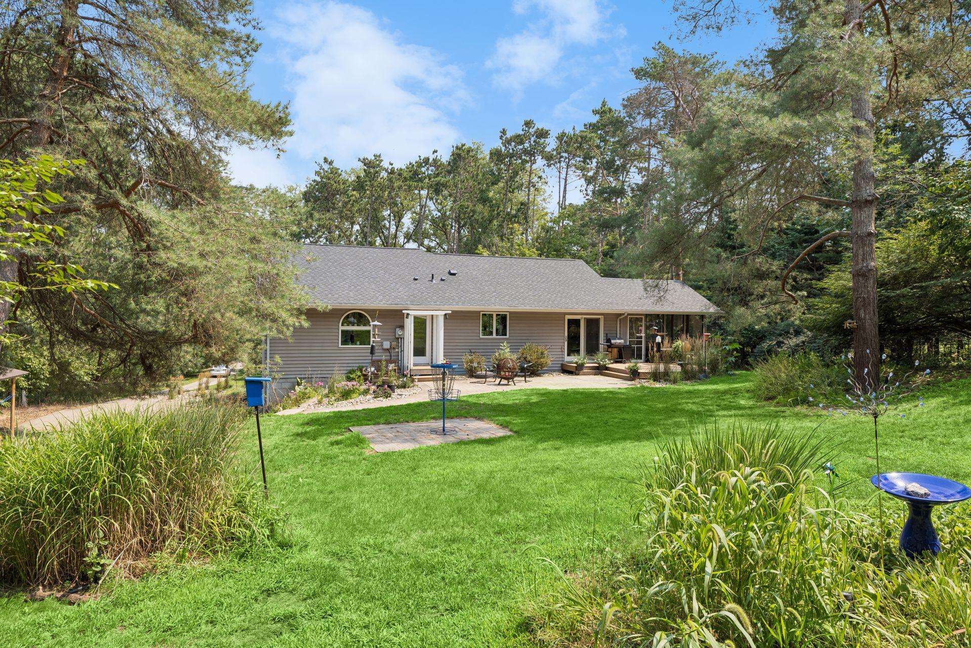 98 Quality Avenue N