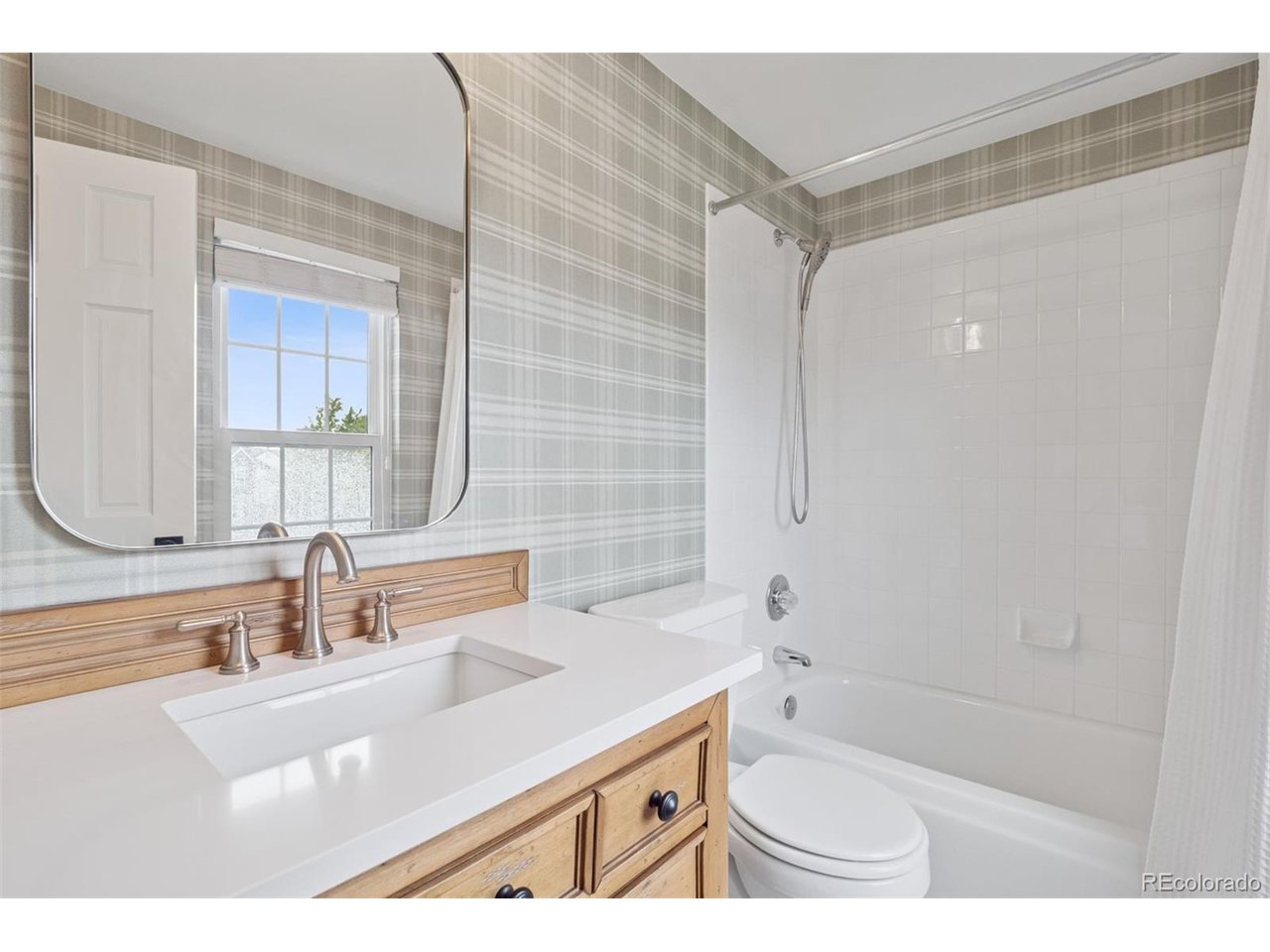 3566 E Meadow Creek Pl