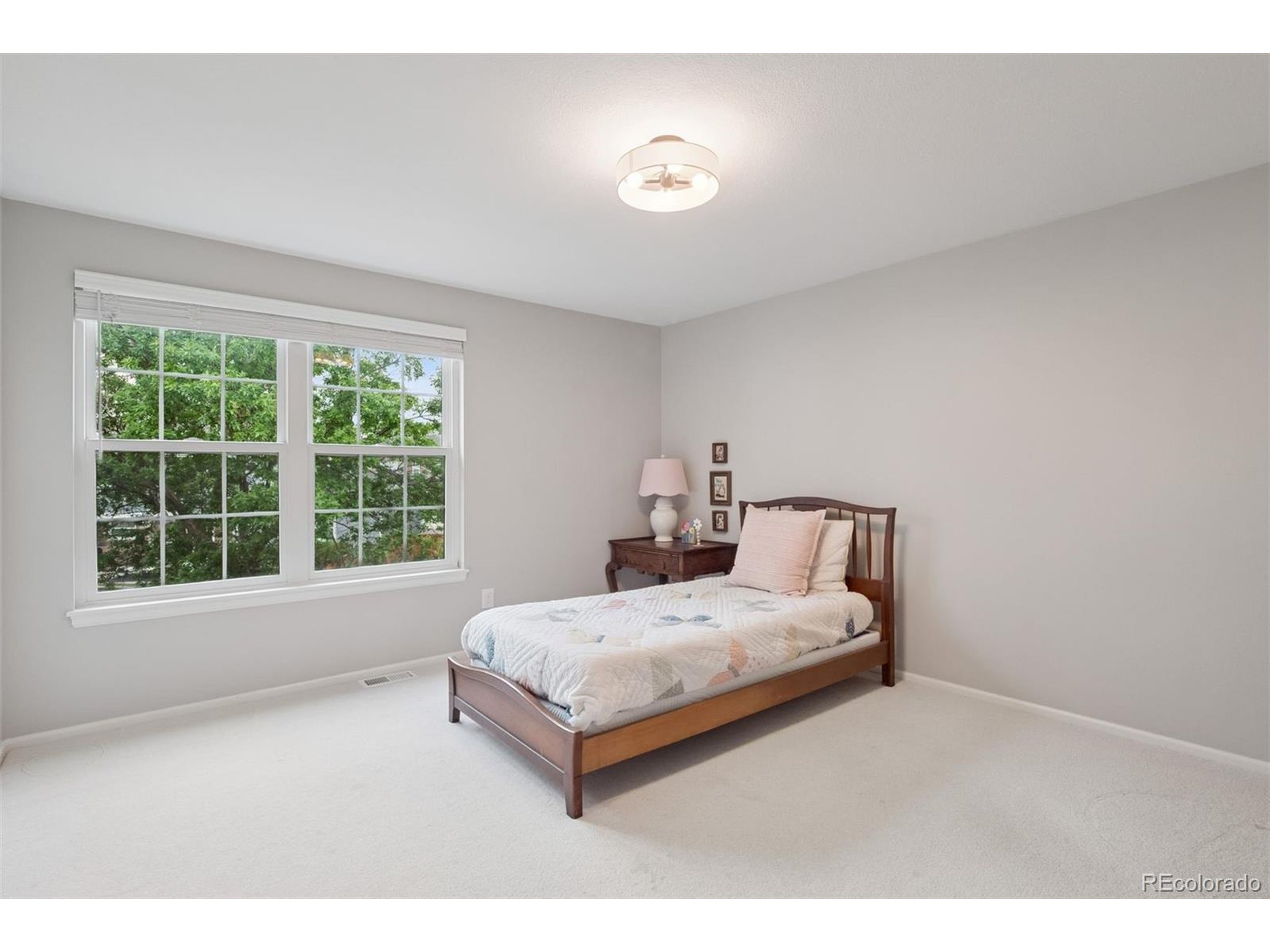 3566 E Meadow Creek Pl