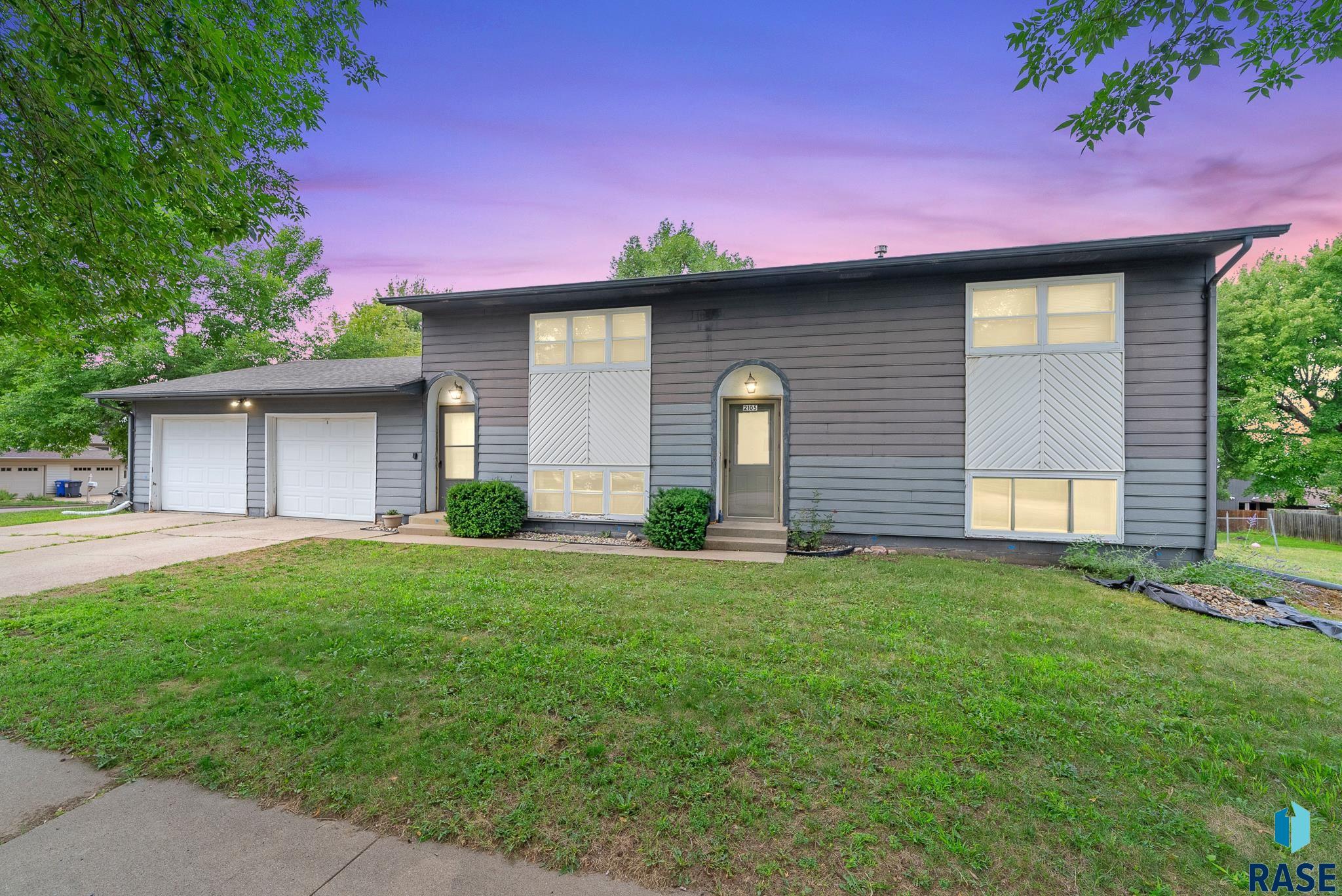 2105 S Overlook Dr