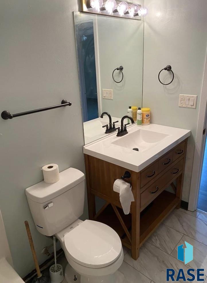 3712 S Terry Ave Unit: 302