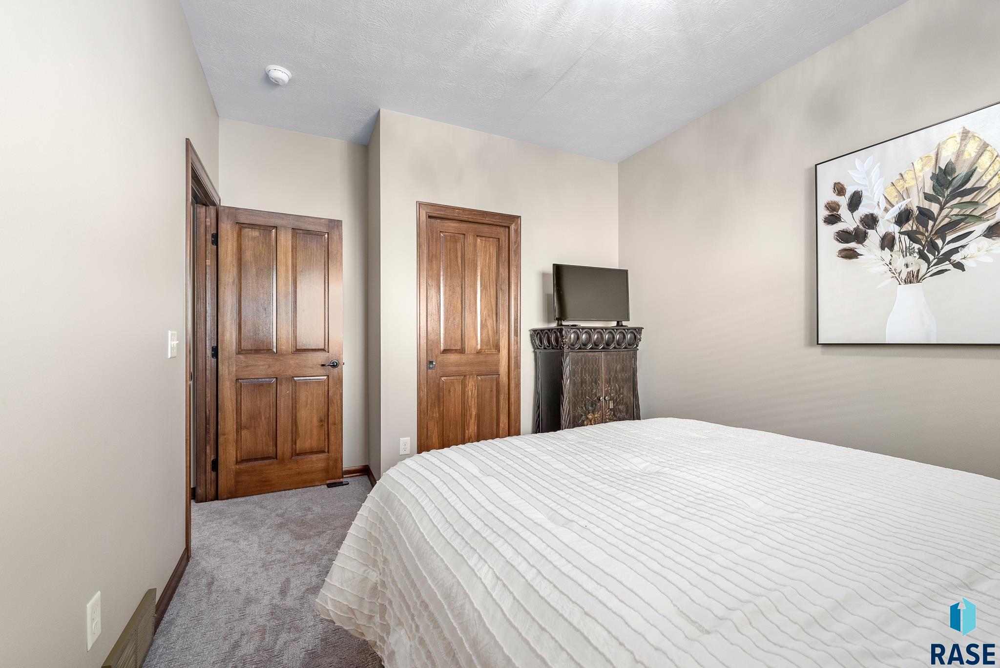 8105 S Seven Oaks Dr