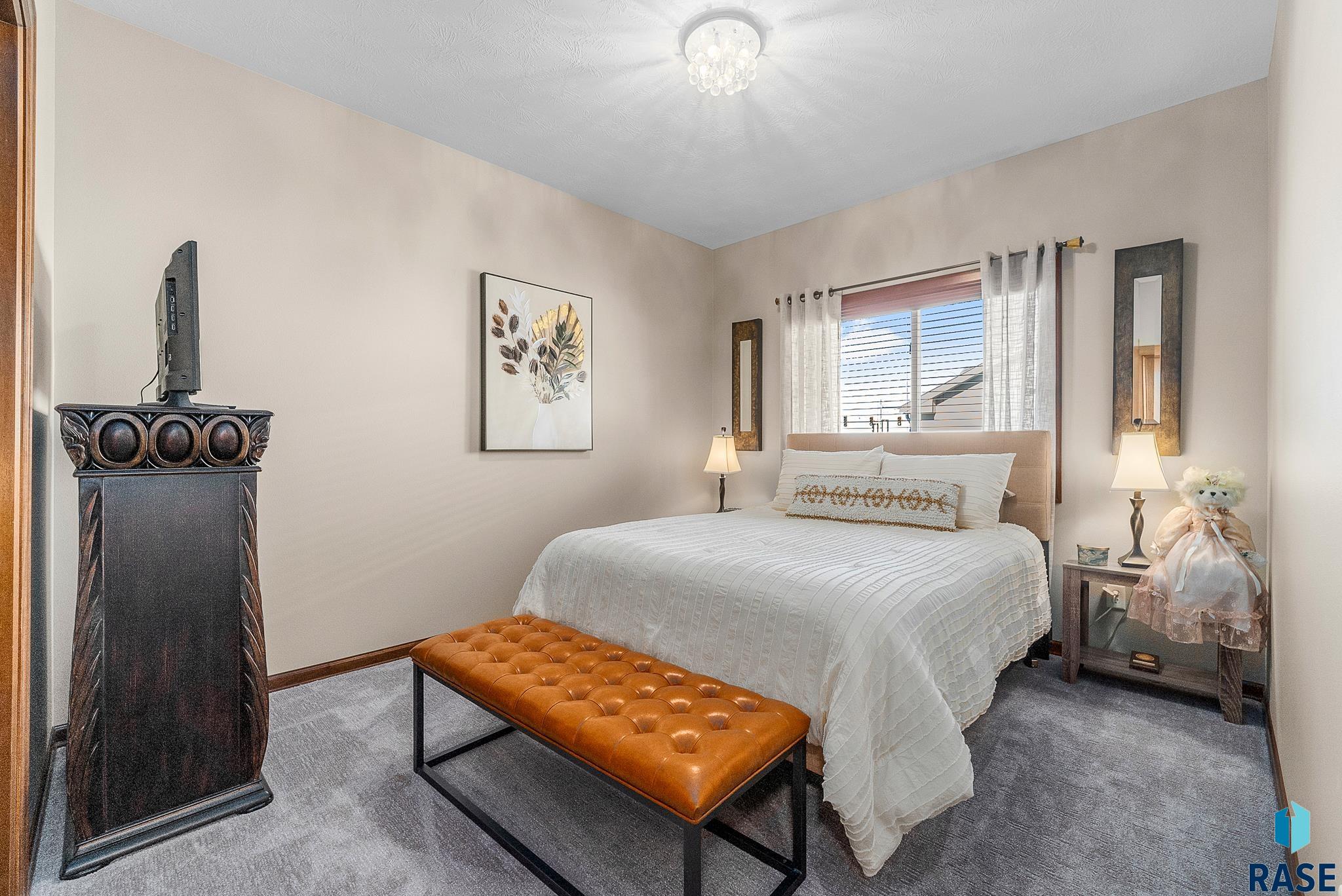 8105 S Seven Oaks Dr