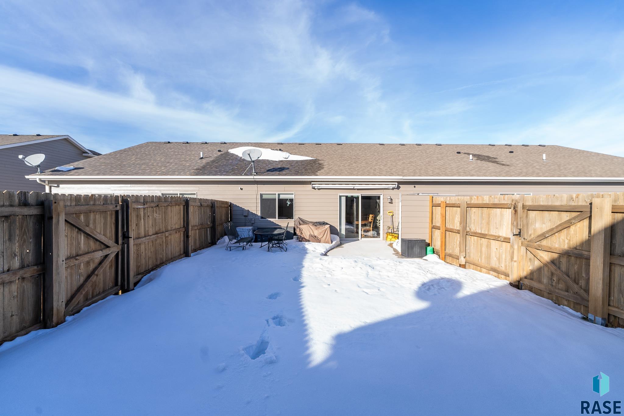 749 E El Dorado Dr