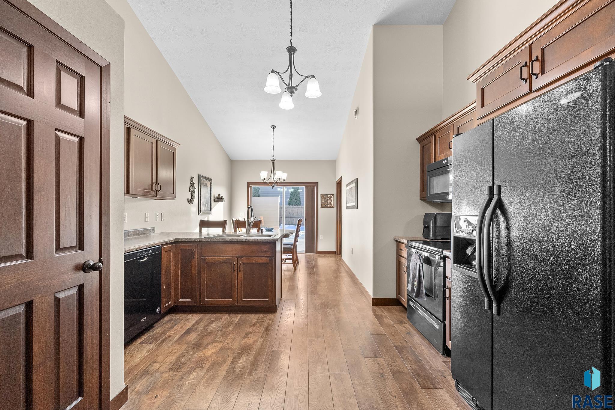 749 E El Dorado Dr