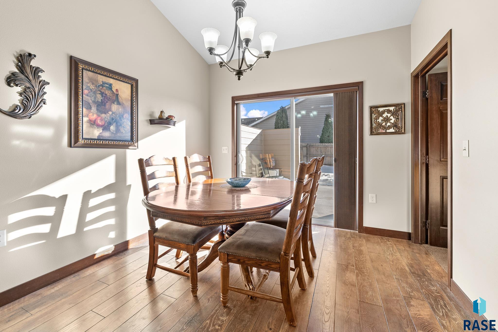 749 E El Dorado Dr