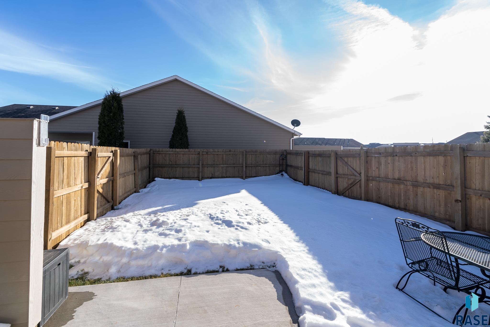 749 E El Dorado Dr