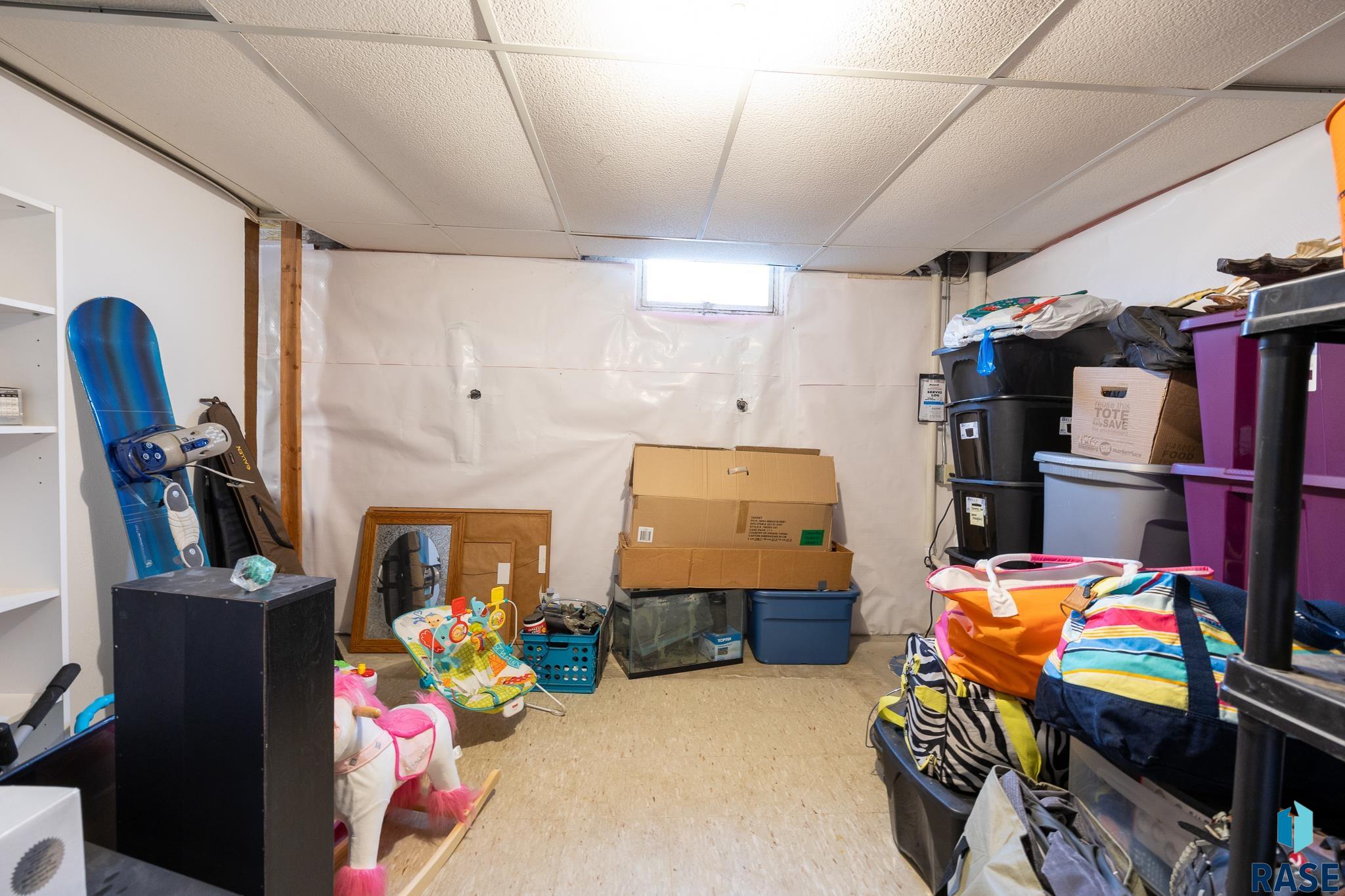 1704 Sylvan Cir