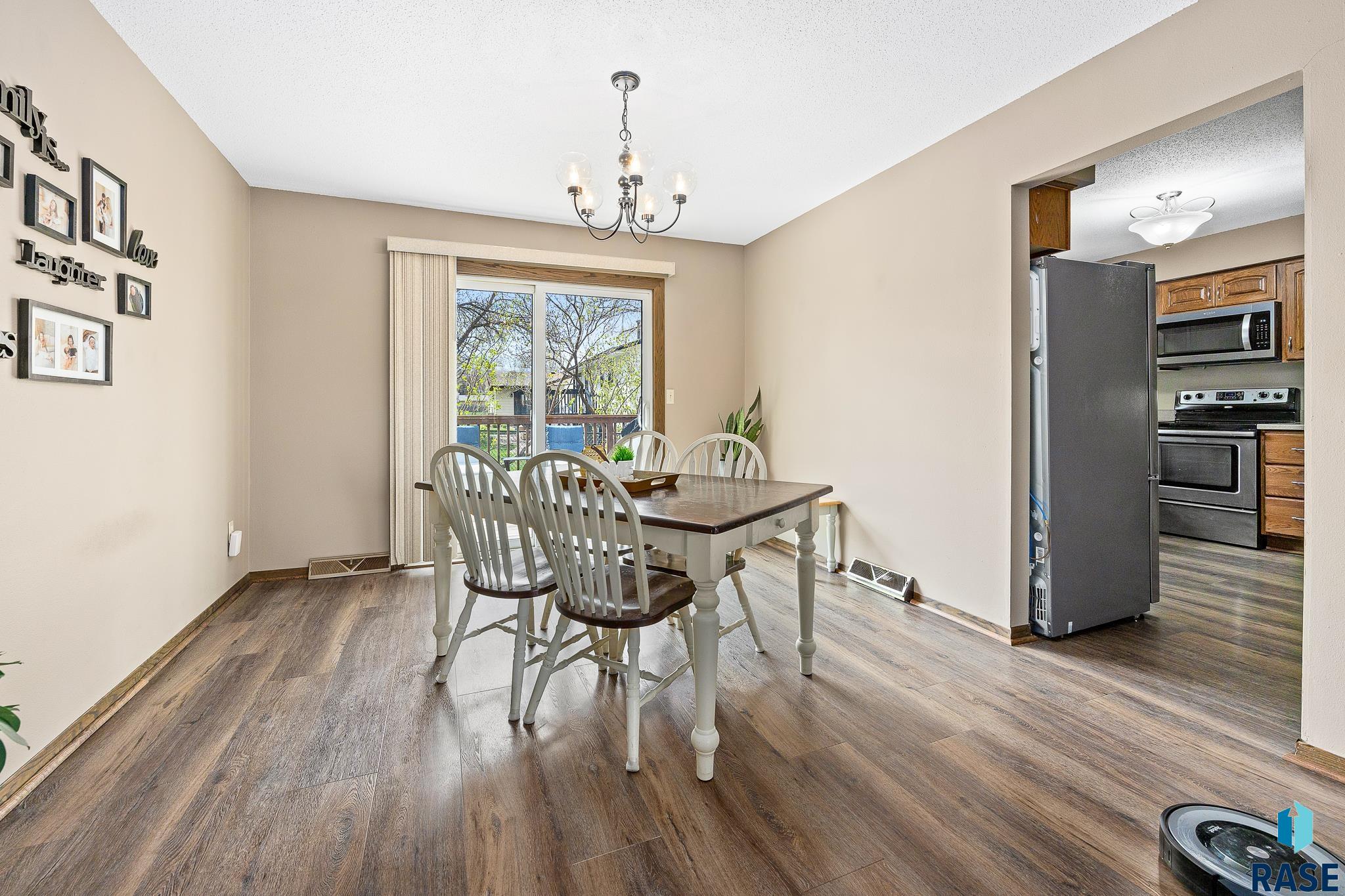 1704 Sylvan Cir