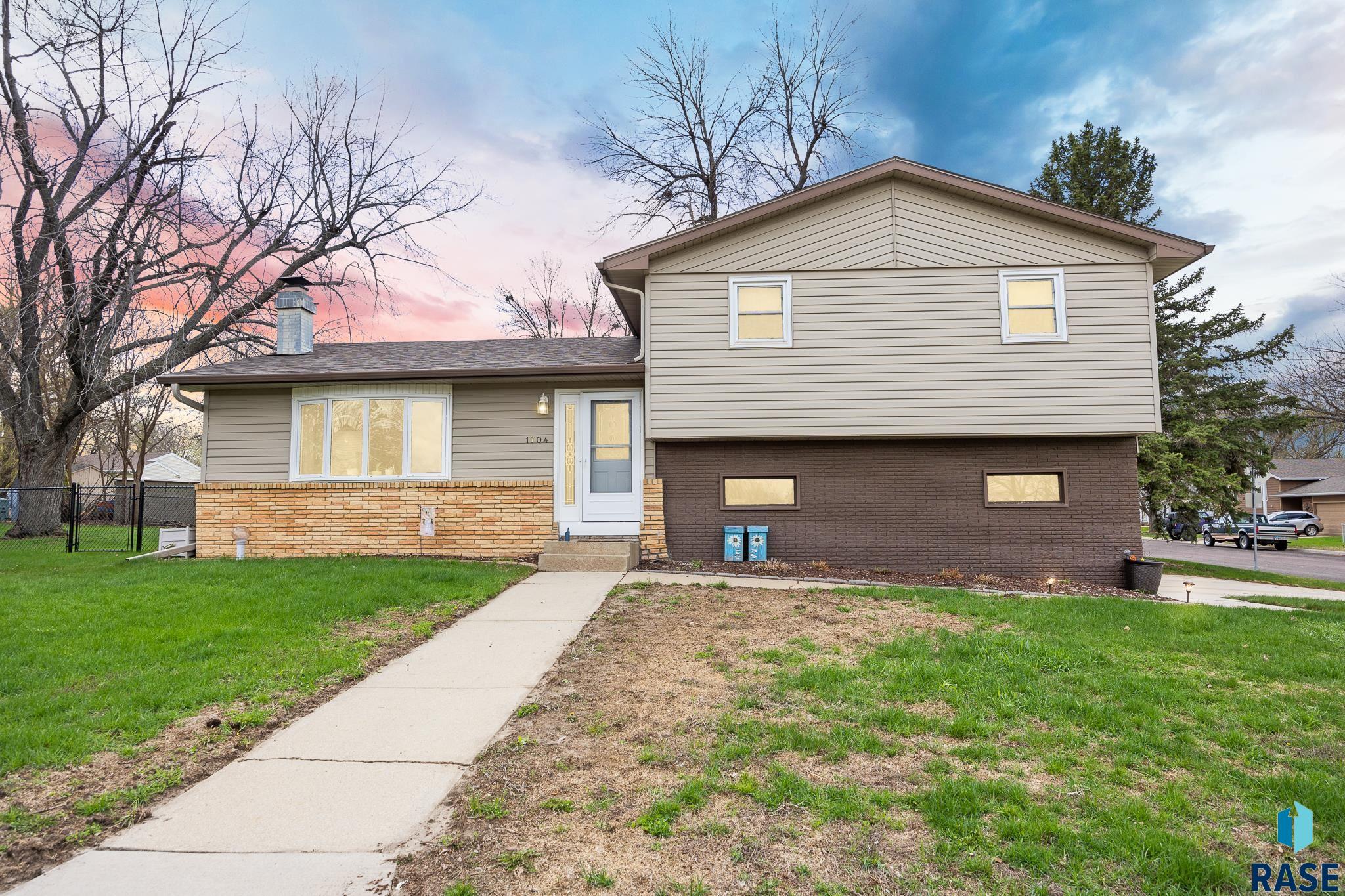1704 Sylvan Cir