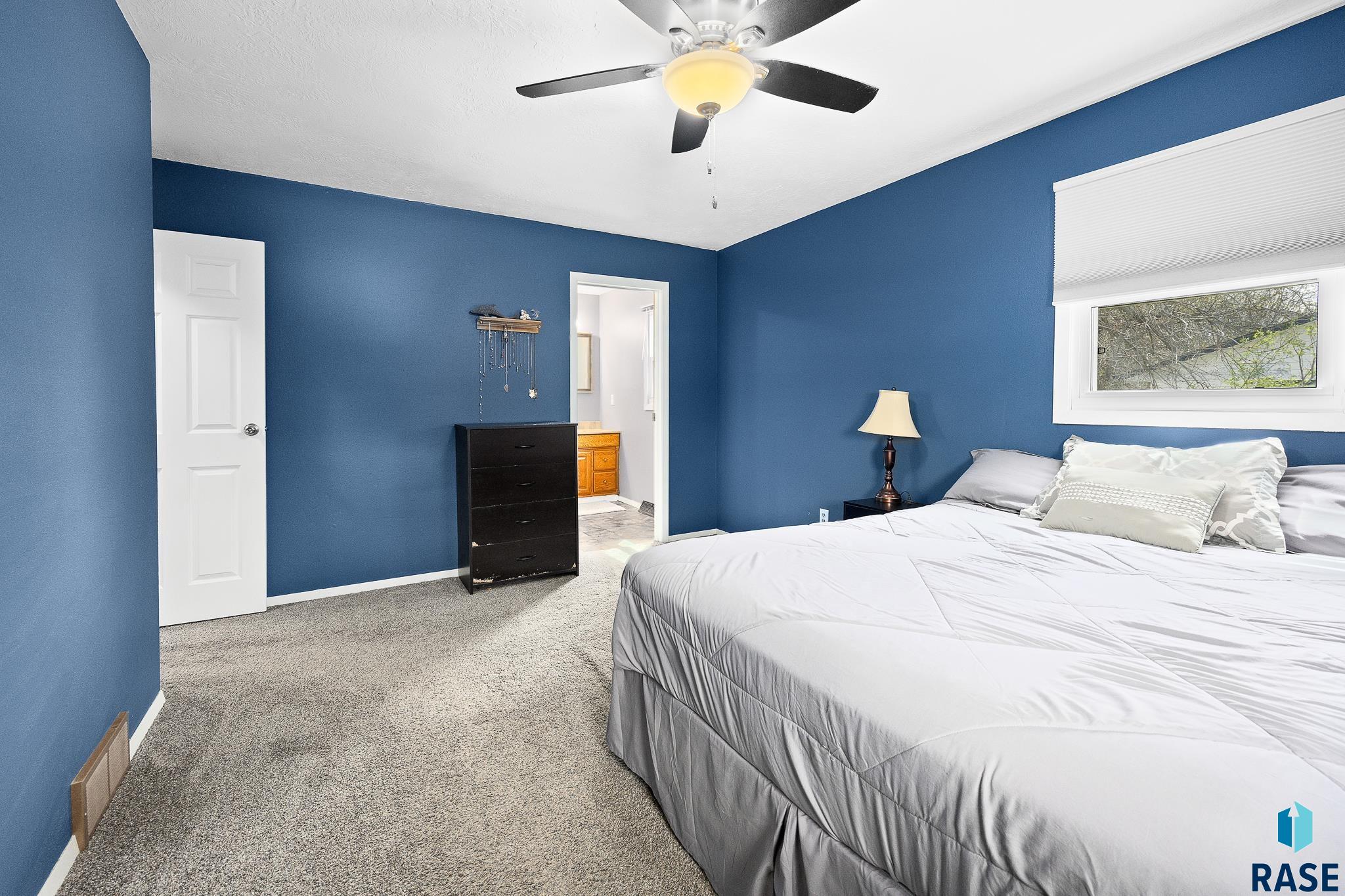1704 Sylvan Cir