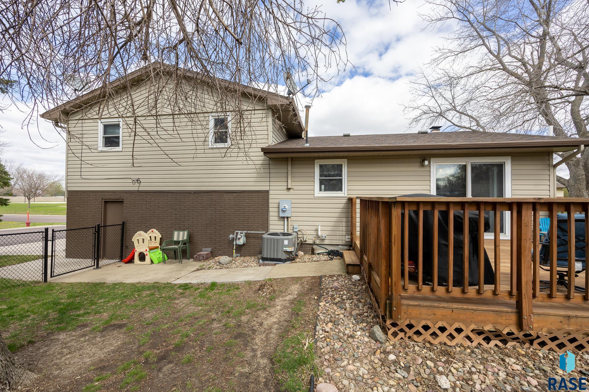 1704 Sylvan Cir