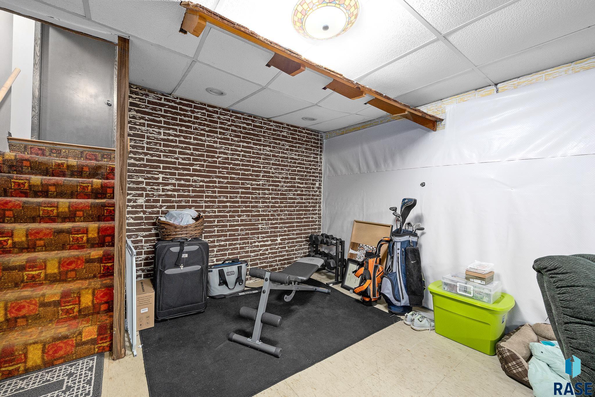 1704 Sylvan Cir