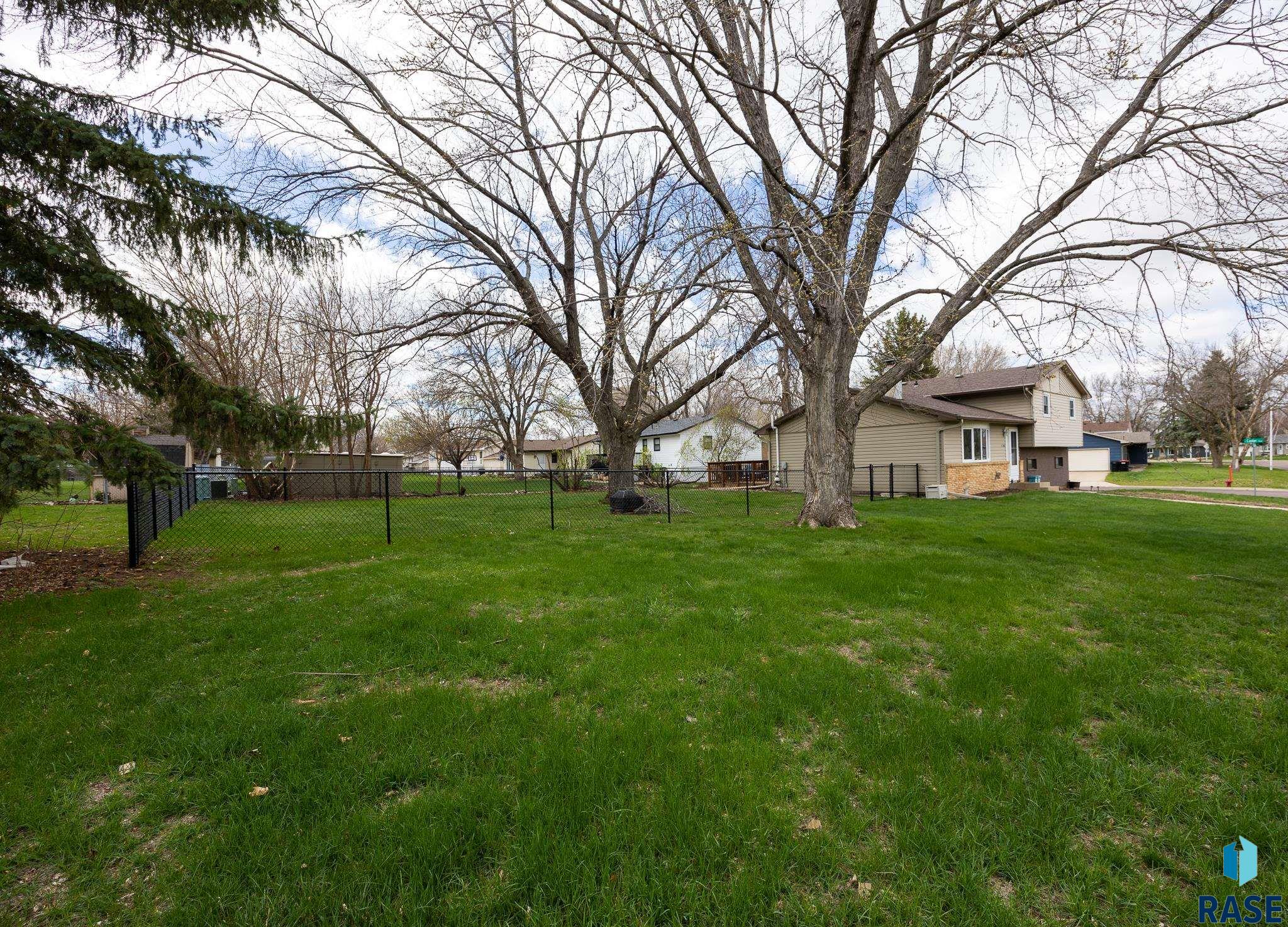 1704 Sylvan Cir