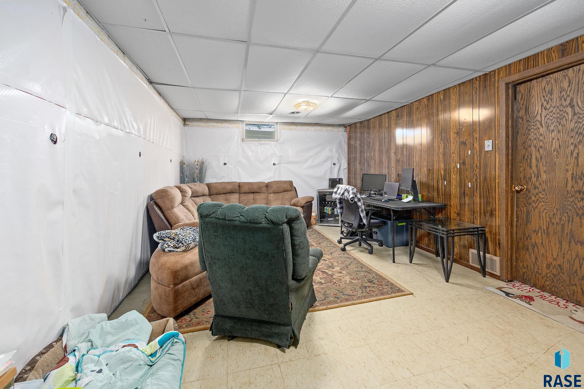 1704 Sylvan Cir