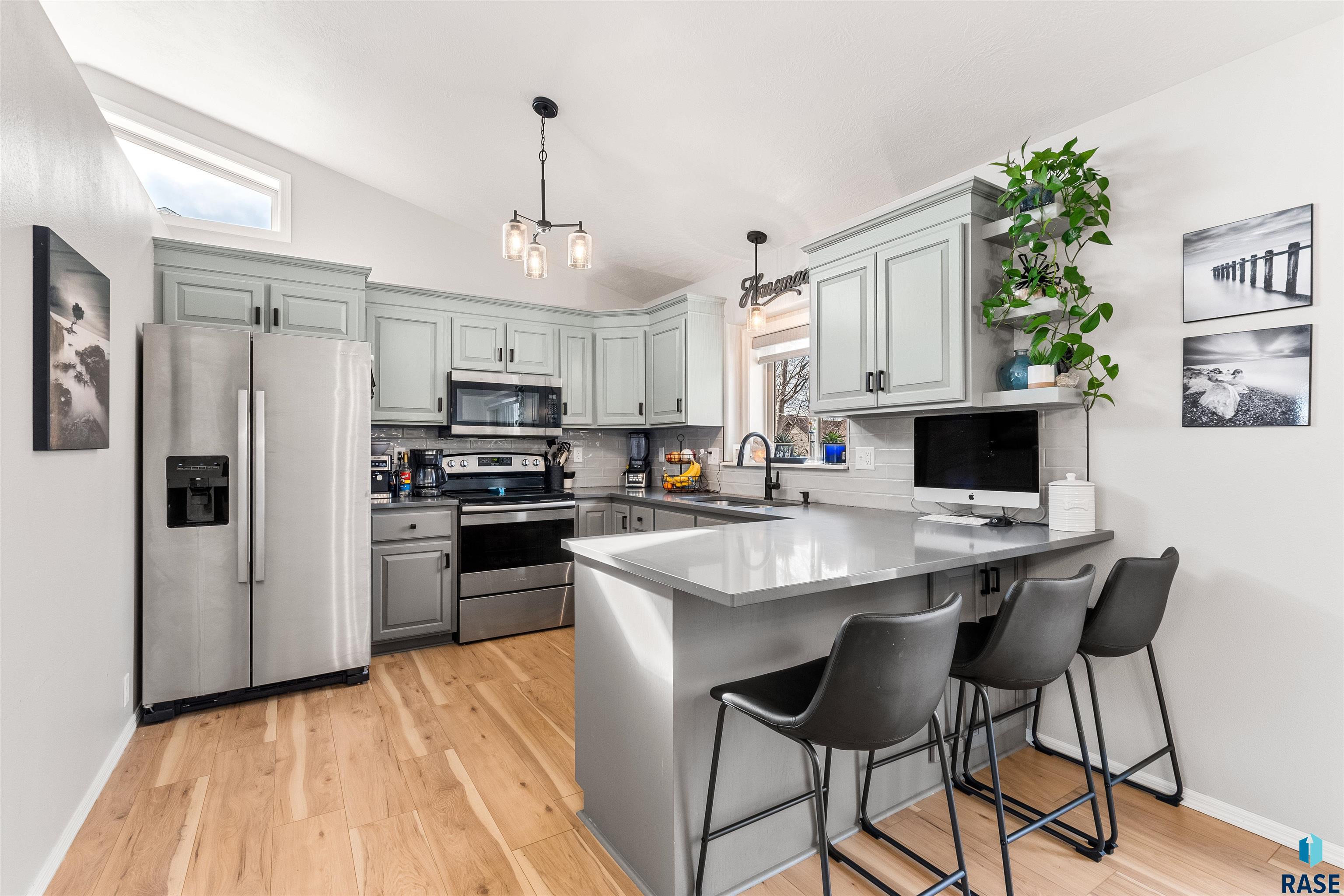 3421 S Moonflower Ave