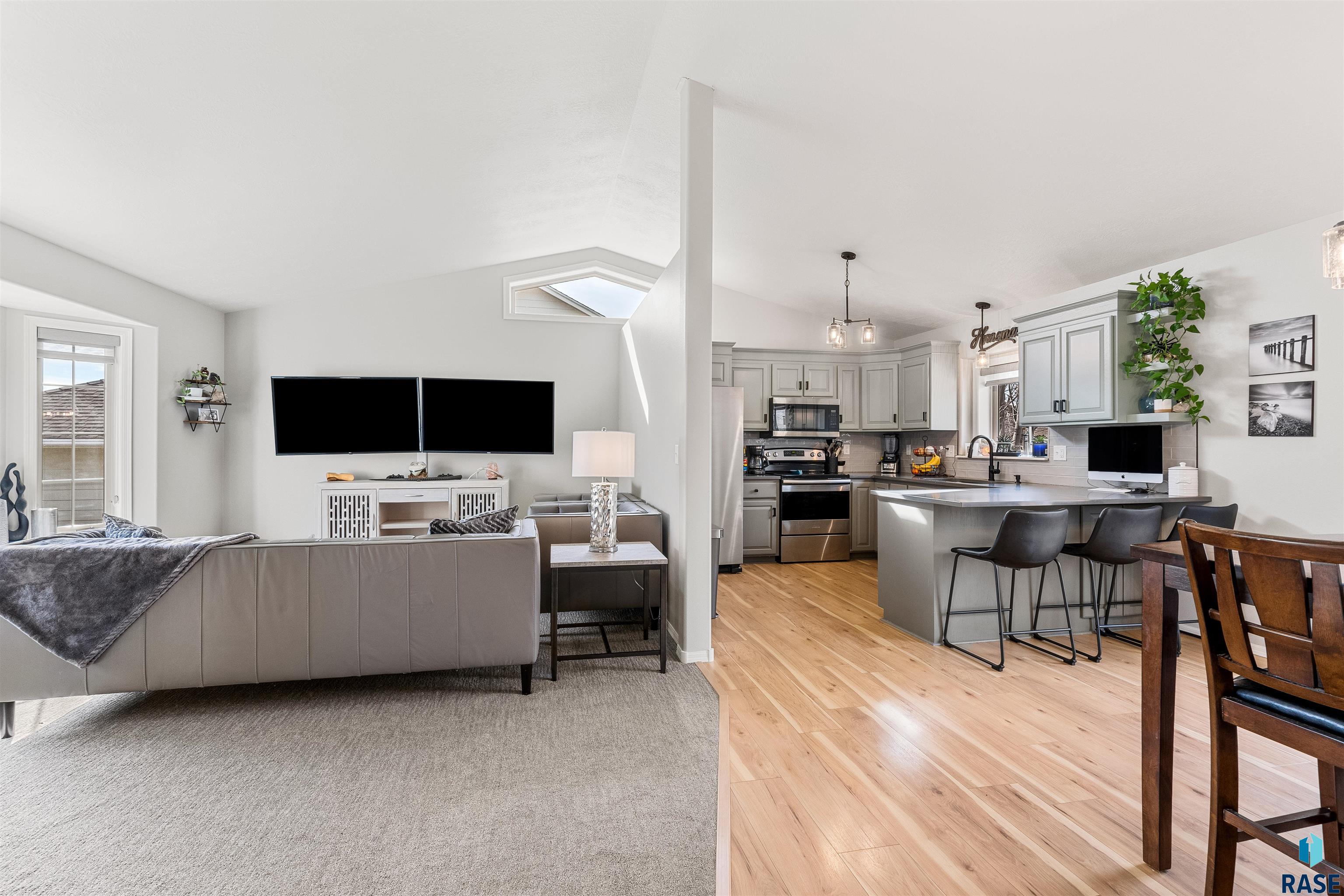 3421 S Moonflower Ave