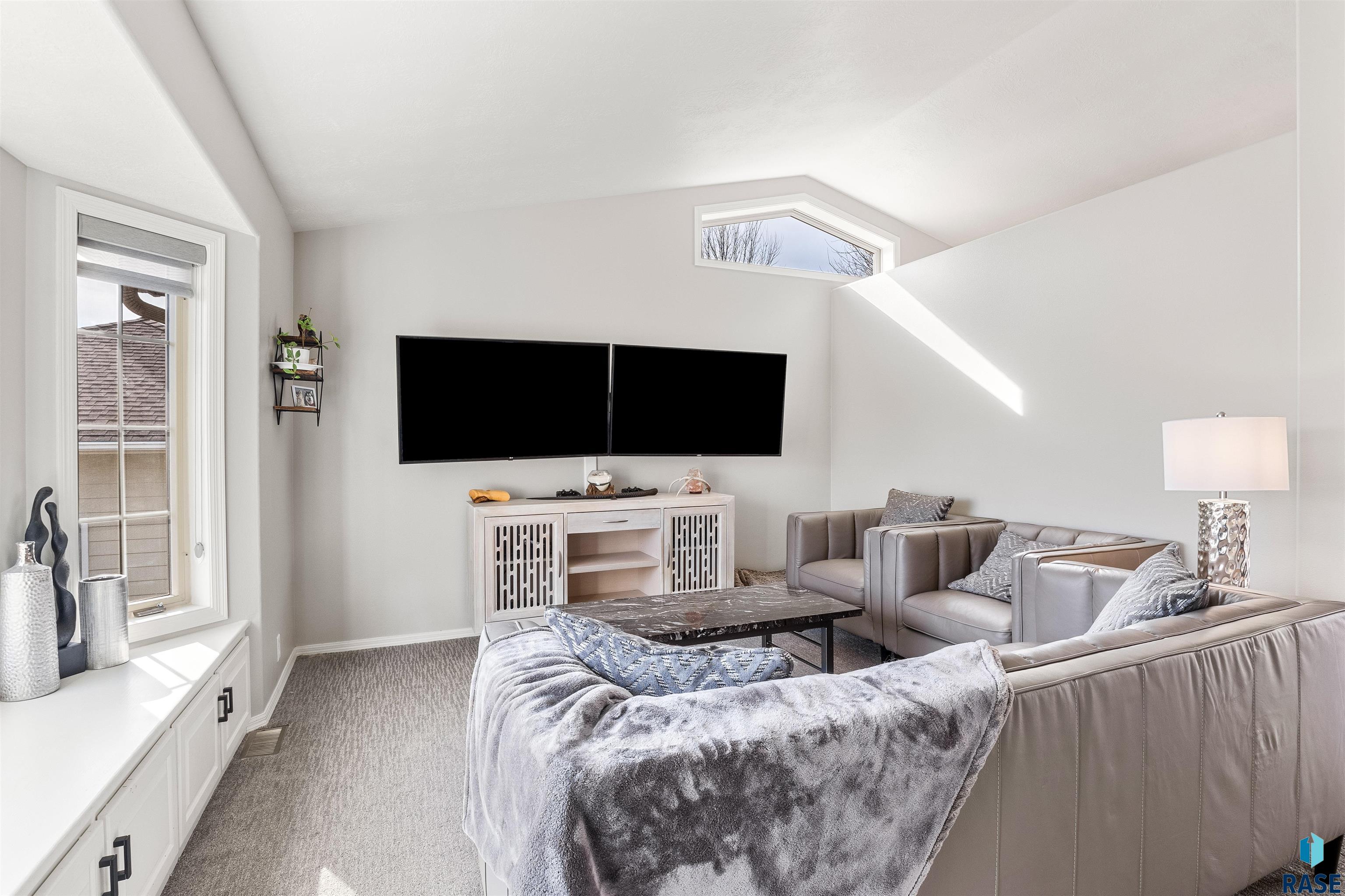 3421 S Moonflower Ave