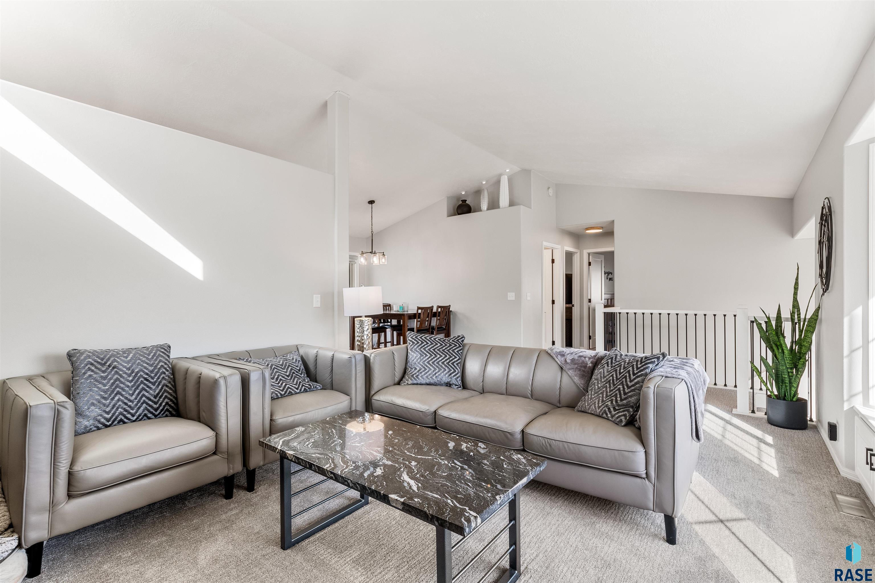 3421 S Moonflower Ave